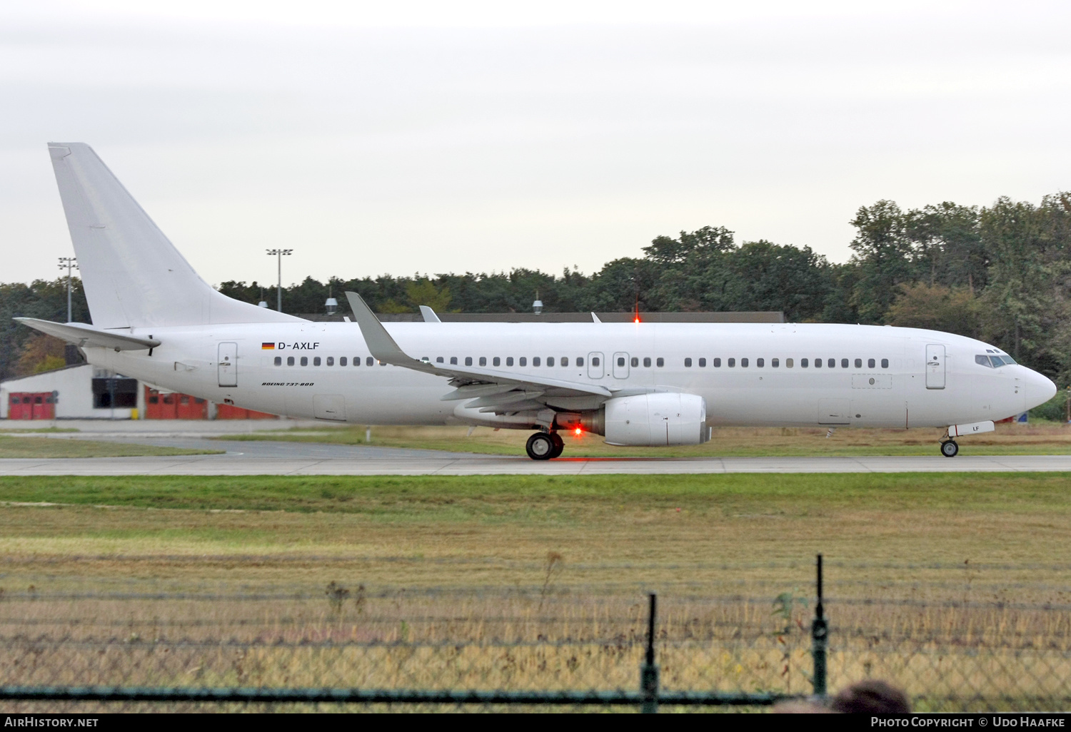 Aircraft Photo of D-AXLF | Boeing 737-8Q8 | AirHistory.net #563629