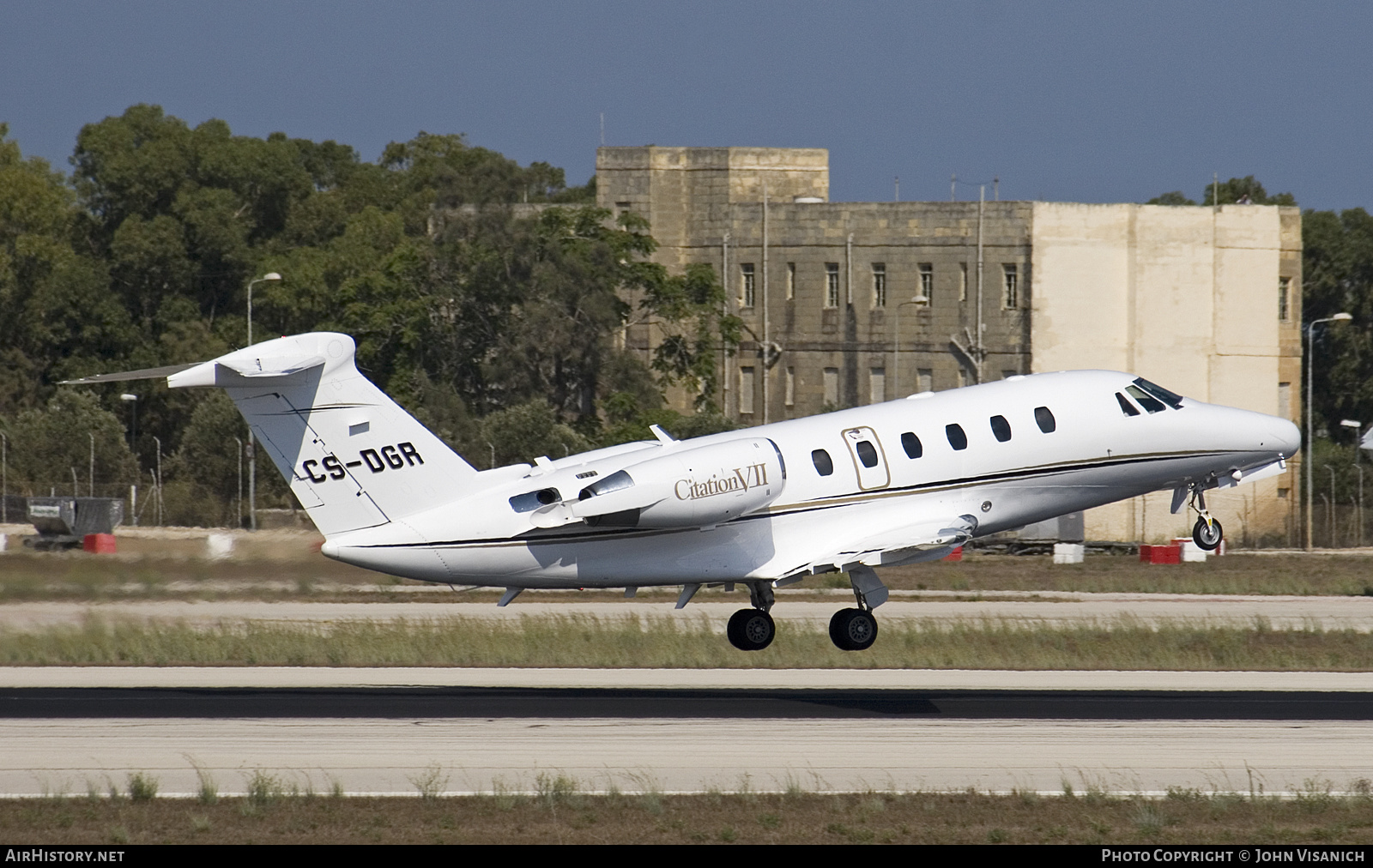 Aircraft Photo of CS-DGR | Cessna 650 Citation VII | AirHistory.net #563707