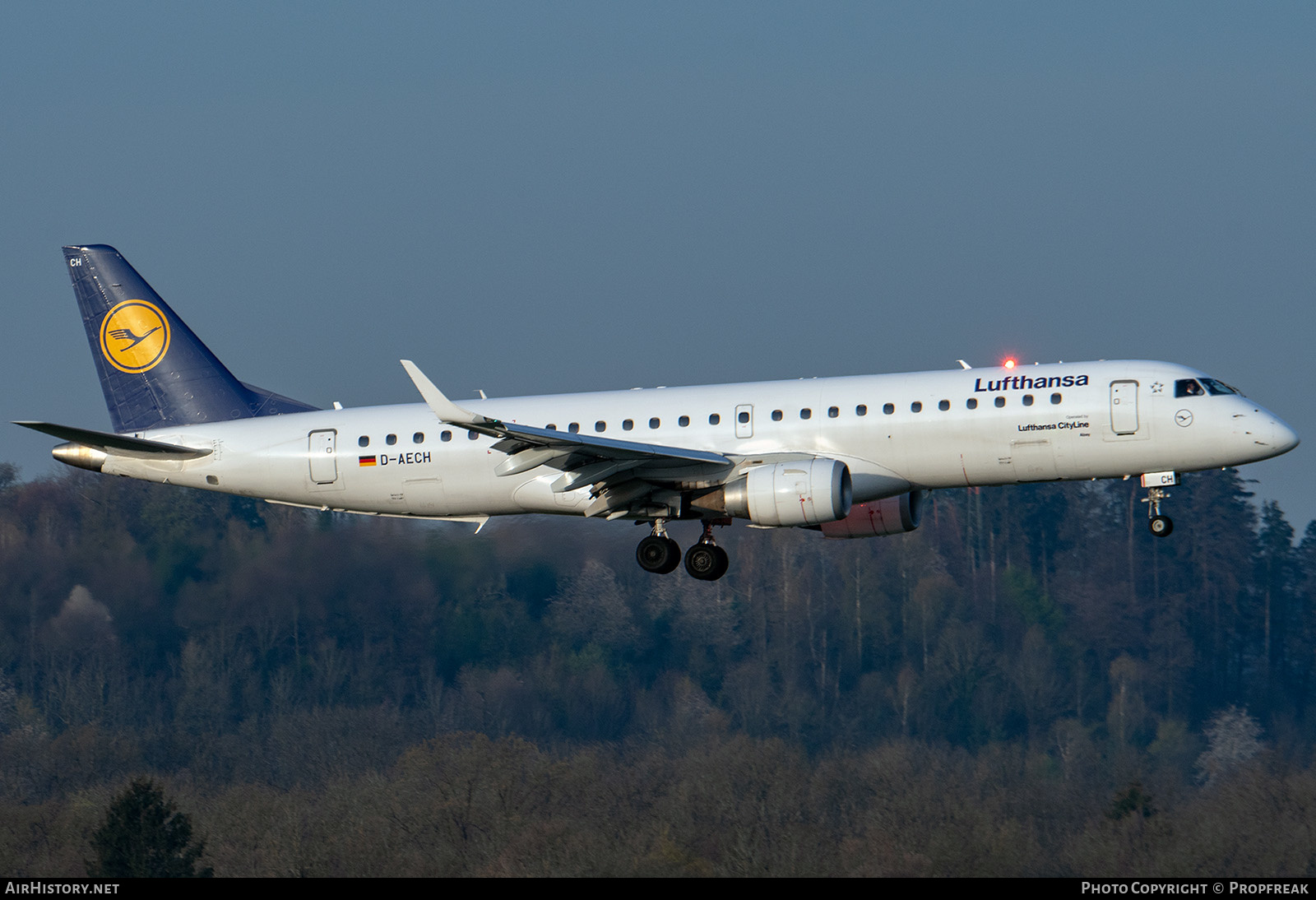 Aircraft Photo of D-AECH | Embraer 190LR (ERJ-190-100LR) | Lufthansa | AirHistory.net #563712