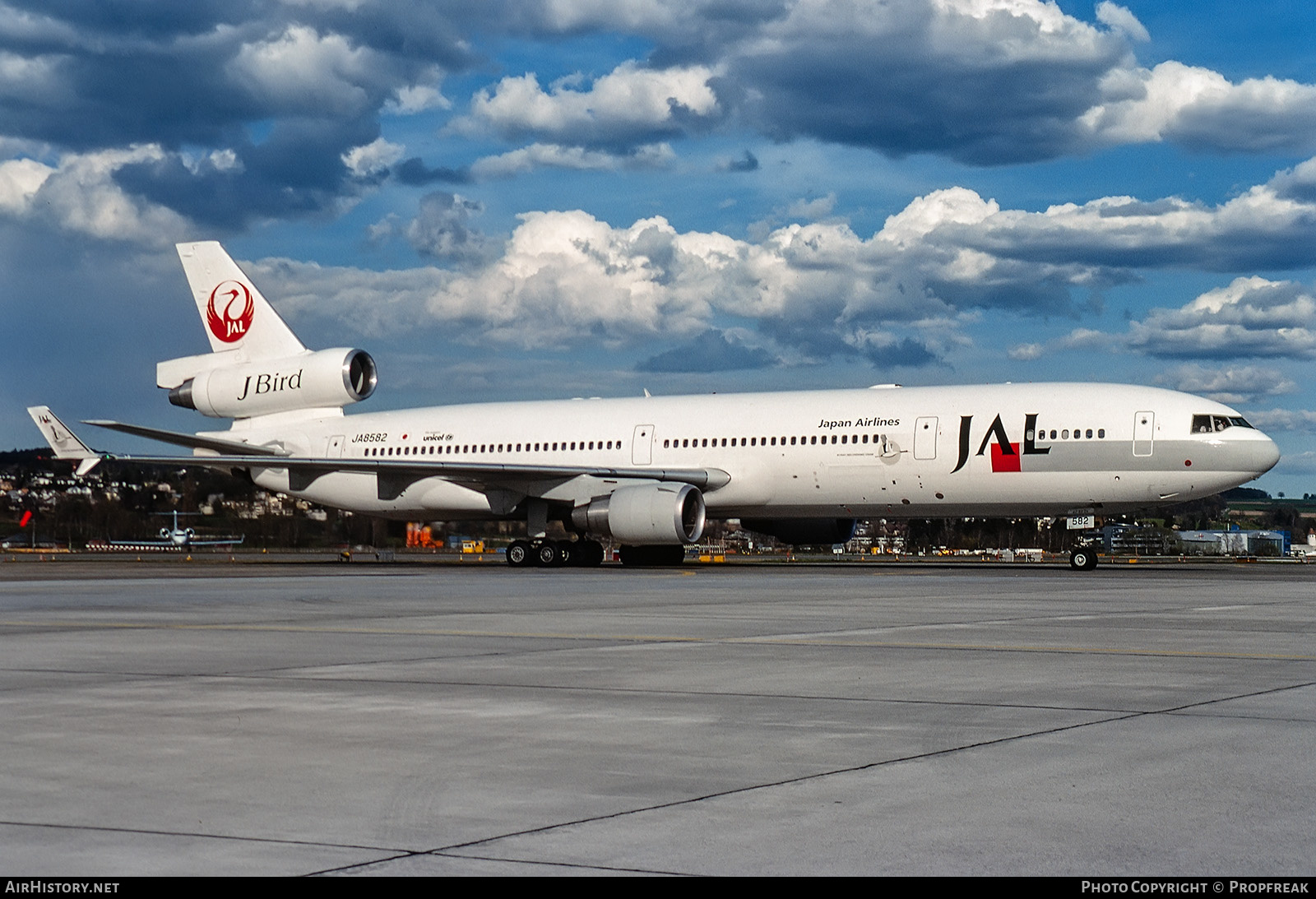 Aircraft Photo of JA8582 | McDonnell Douglas MD-11 | Japan Airlines - JAL | AirHistory.net #563713