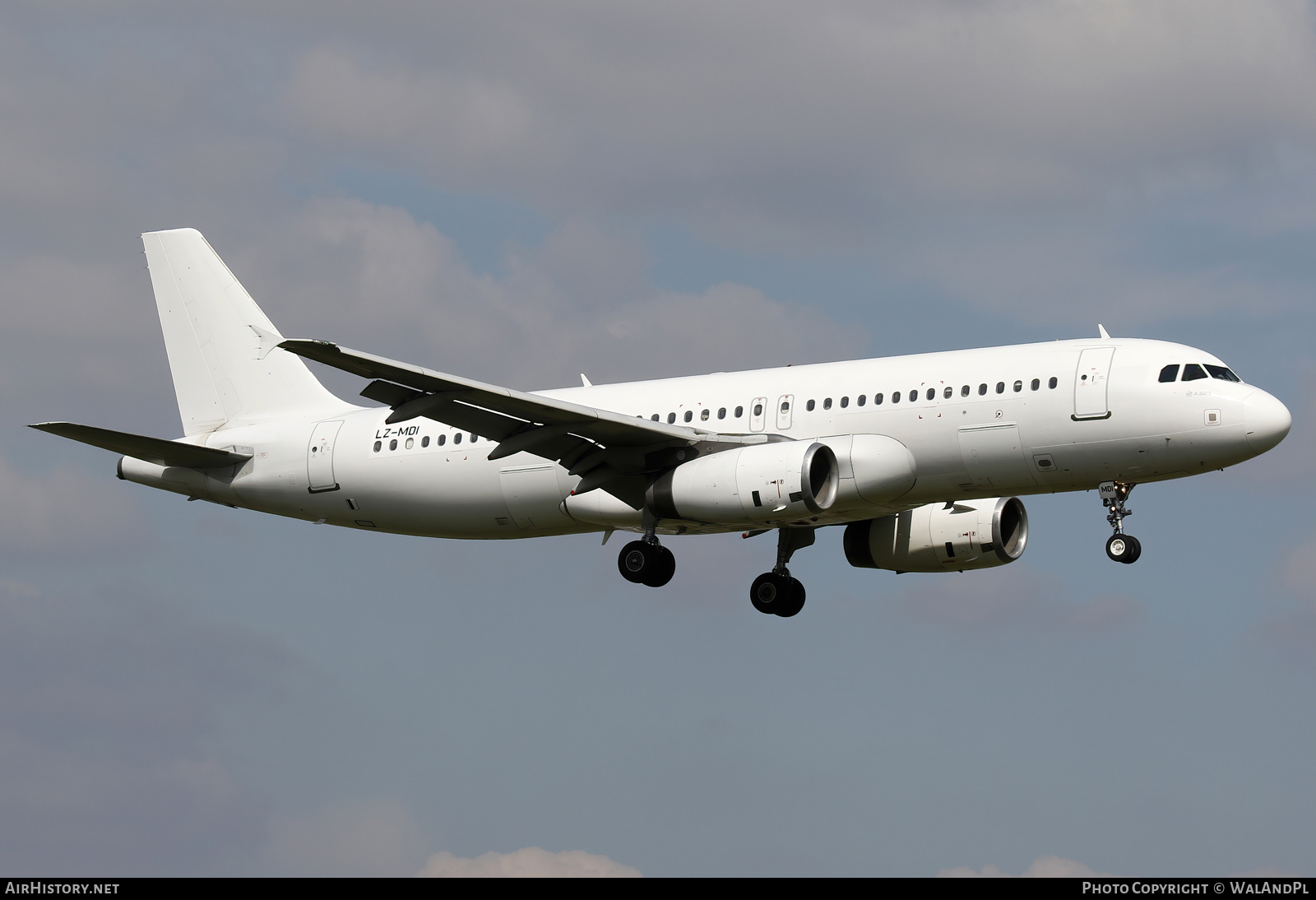 Aircraft Photo of LZ-MDI | Airbus A320-233 | AirHistory.net #563929