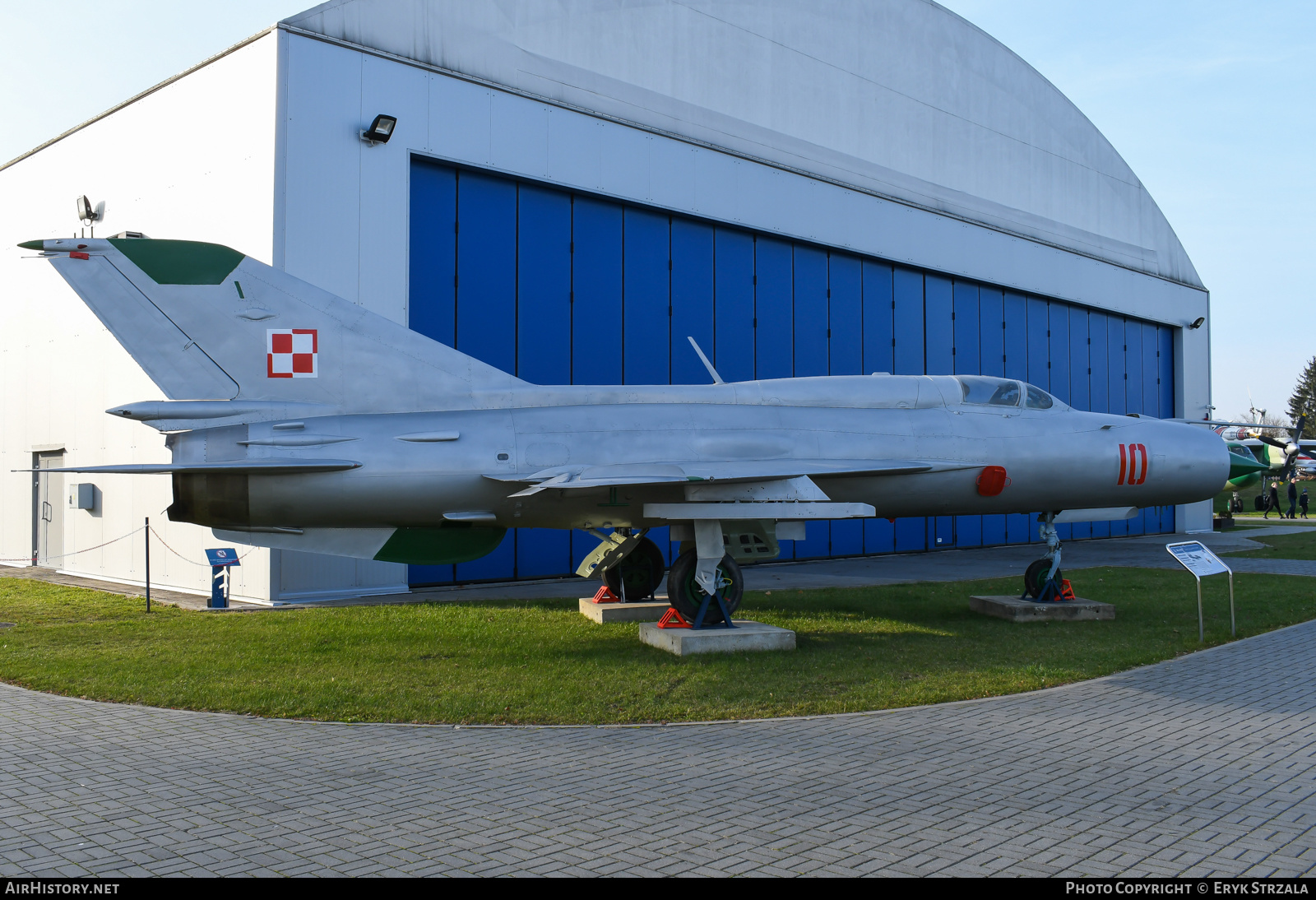Aircraft Photo of 10 | Mikoyan-Gurevich MiG-21PFM | Poland - Air Force | AirHistory.net #563979