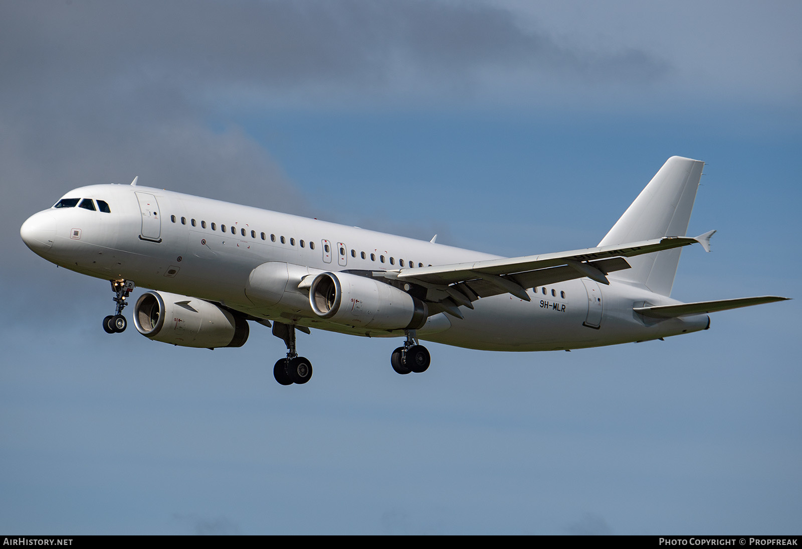 Aircraft Photo of 9H-MLR | Airbus A320-232 | AirHistory.net #564016