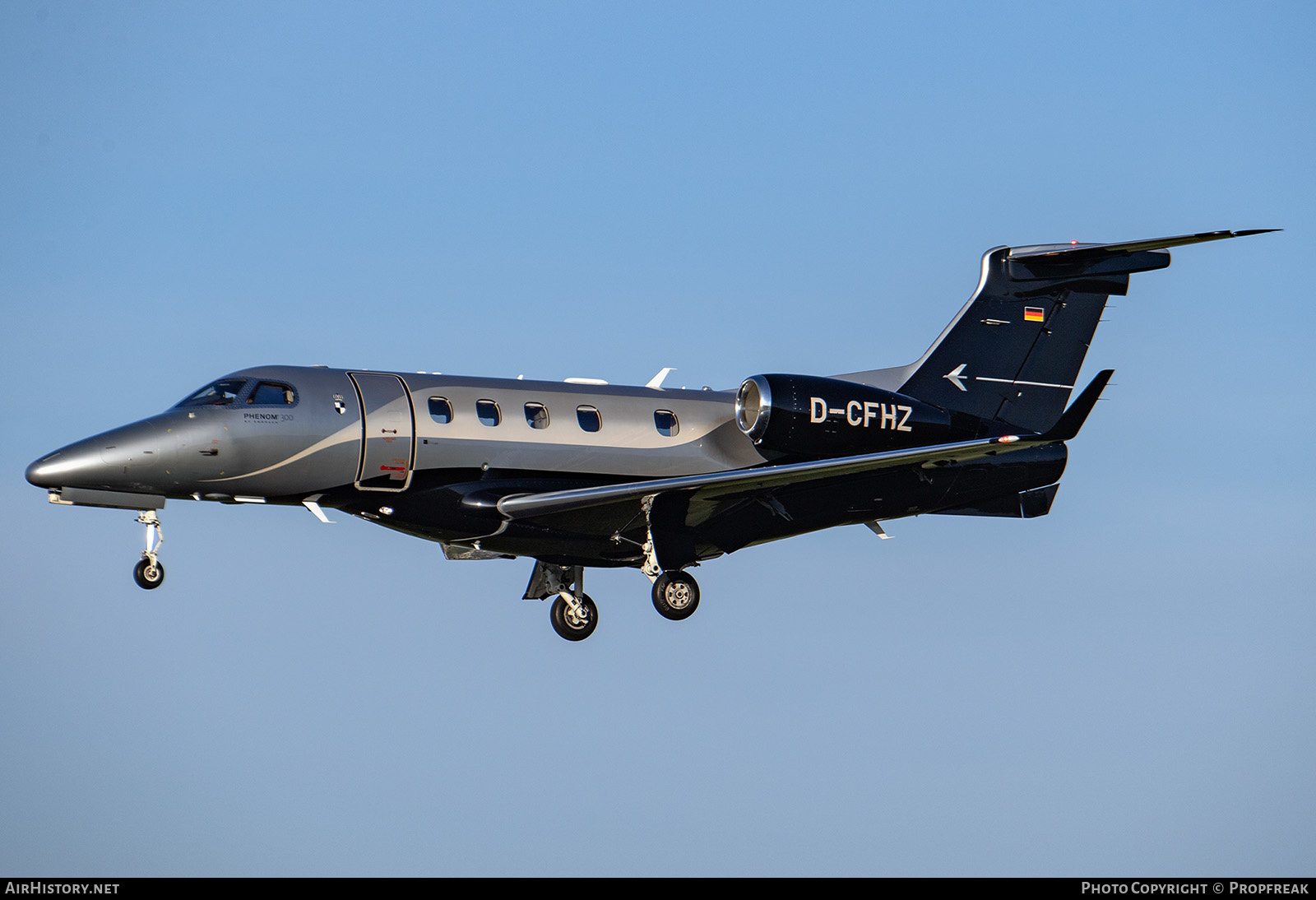 Aircraft Photo of D-CFHZ | Embraer EMB-505 Phenom 300 | AirHistory.net #564059