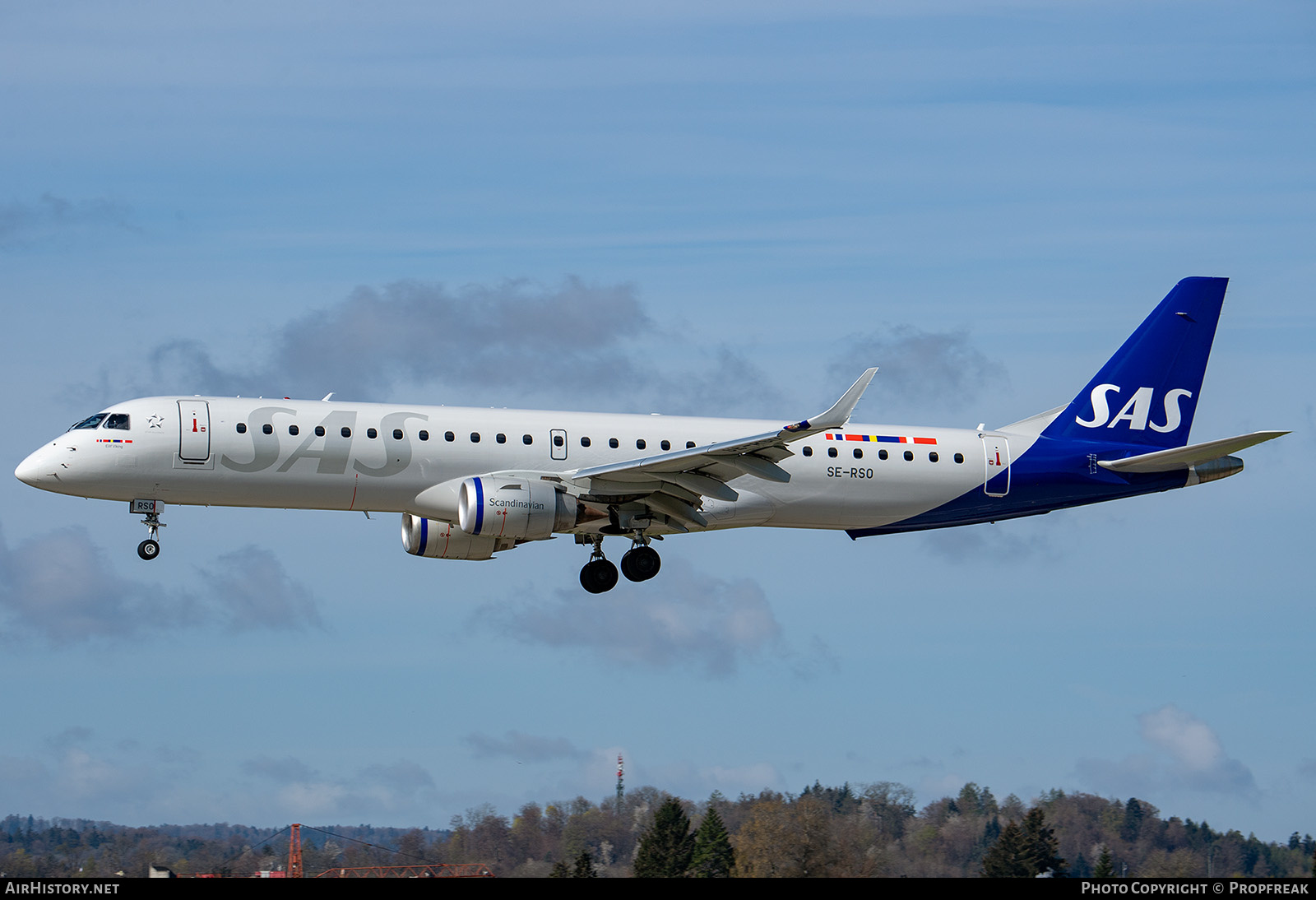 Aircraft Photo of SE-RSO | Embraer 195LR (ERJ-190-200LR) | Scandinavian Airlines - SAS | AirHistory.net #564077