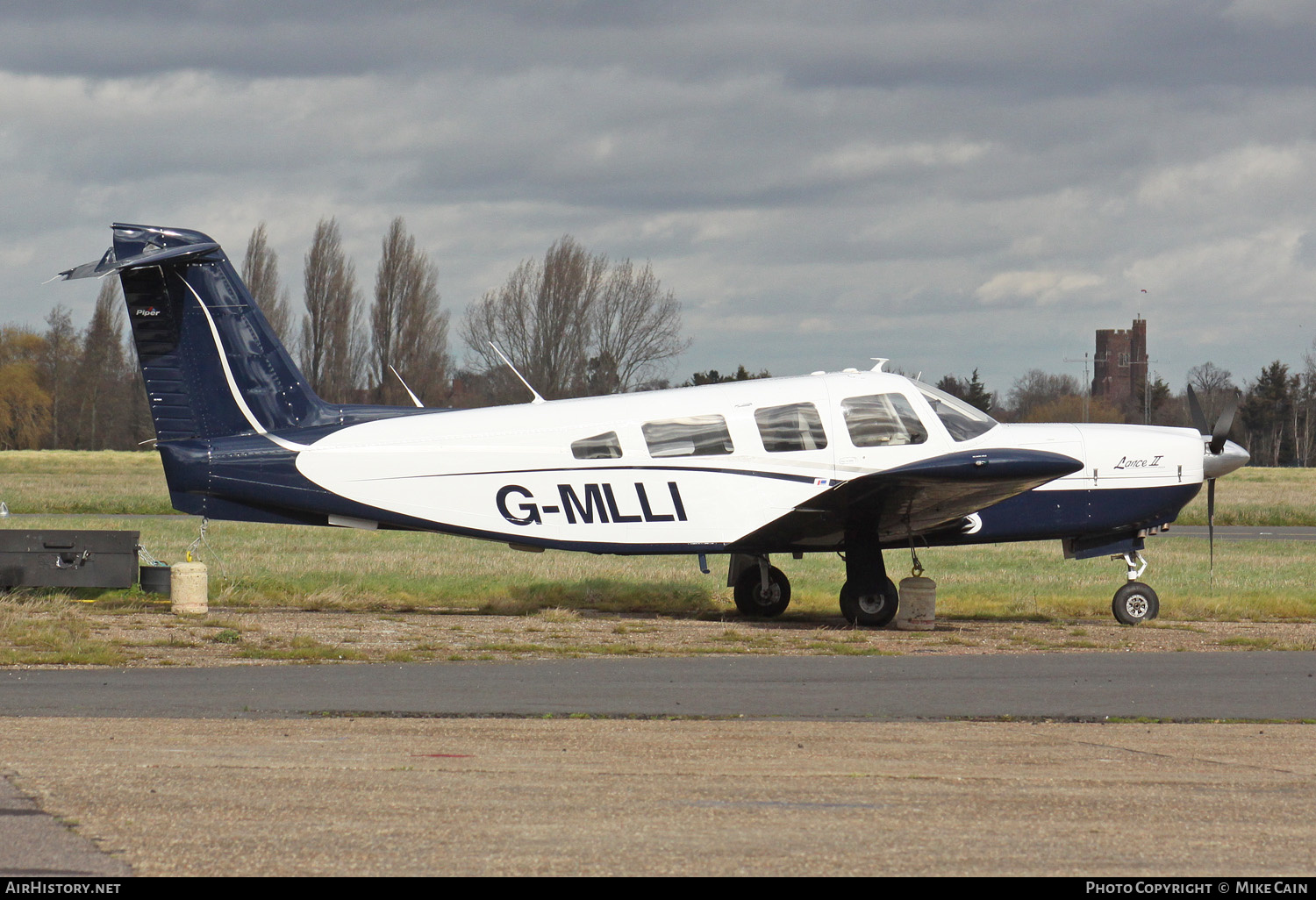 Aircraft Photo of G-MLLI | Piper PA-32RT-300 Lance II | AirHistory.net #564143