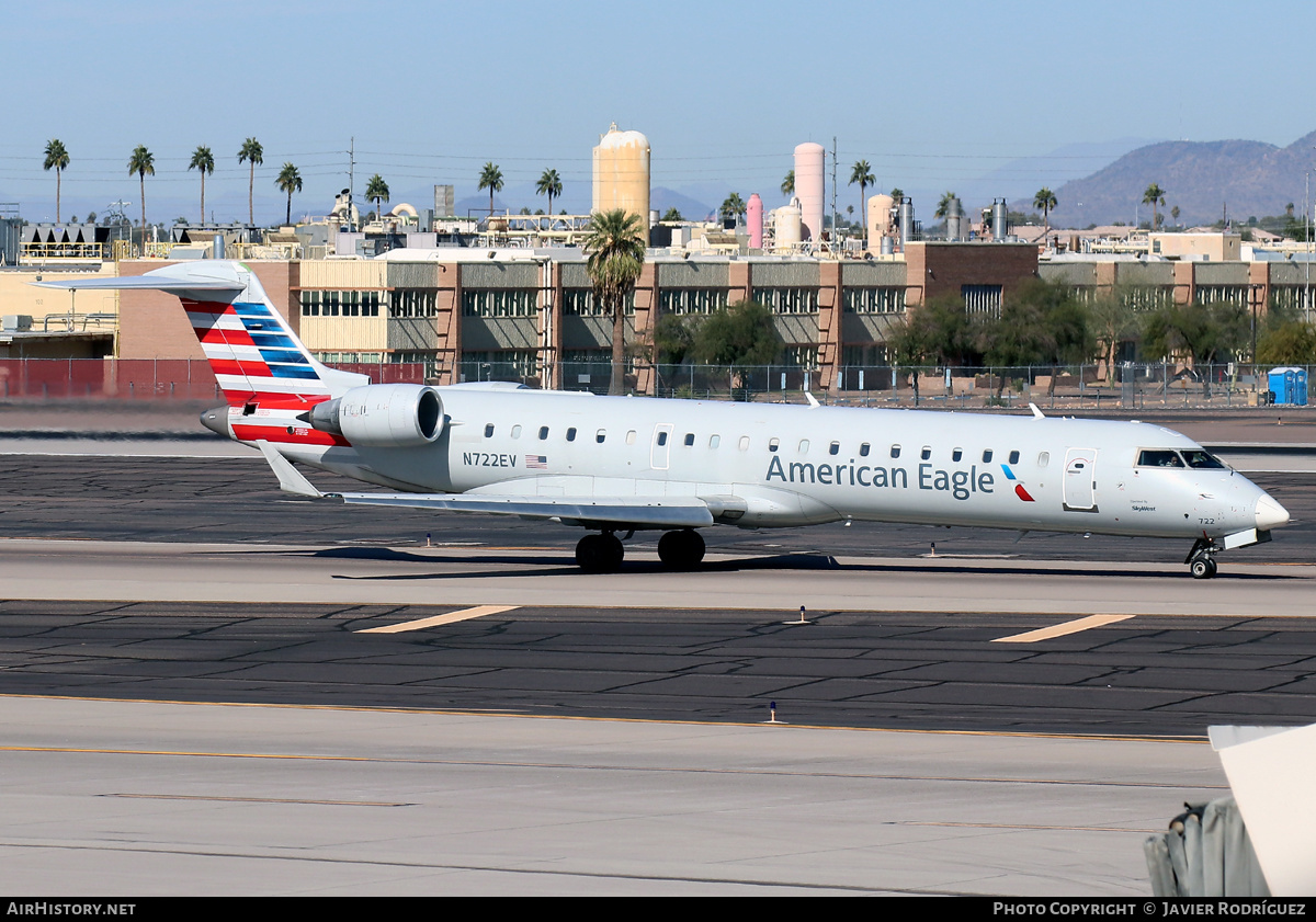 Aircraft Photo of N722EV | Bombardier CRJ-701ER (CL-600-2C10) | American Eagle | AirHistory.net #564304