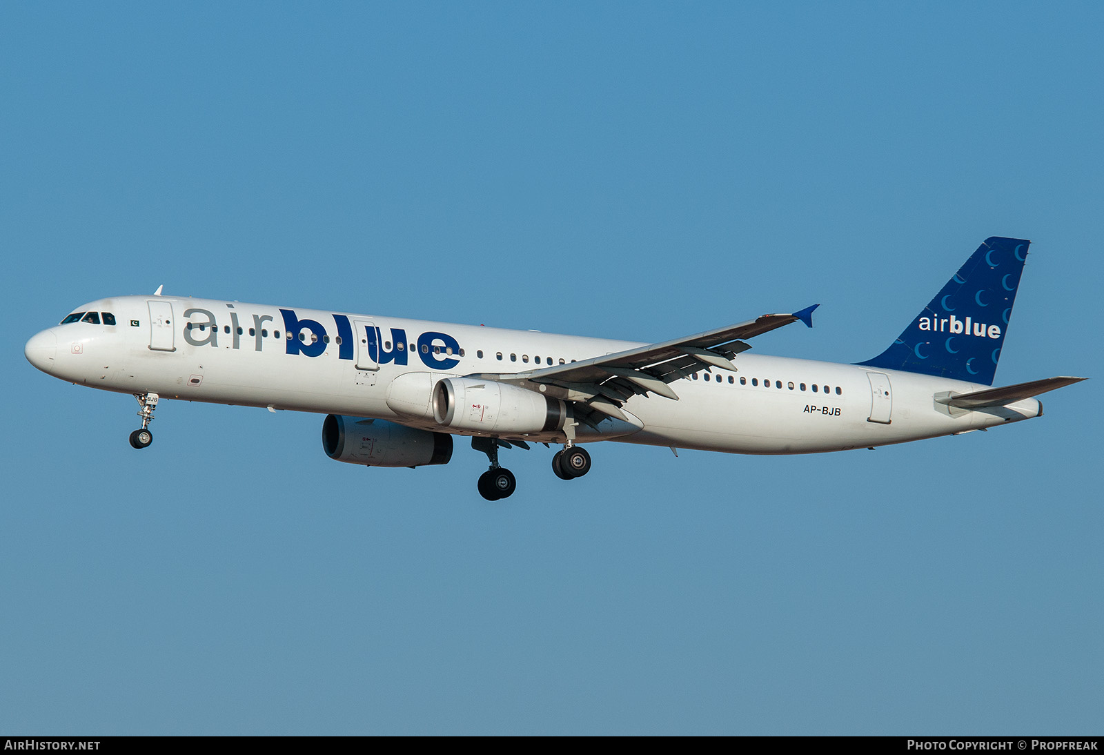 Aircraft Photo of AP-BJB | Airbus A321-231 | Airblue | AirHistory.net #564408