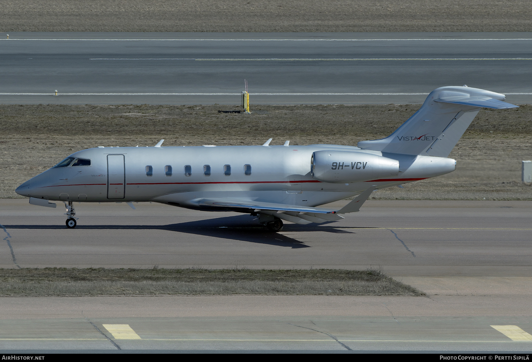 Aircraft Photo of 9H-VCV | Bombardier Challenger 350 (BD-100-1A10) | VistaJet | AirHistory.net #564420