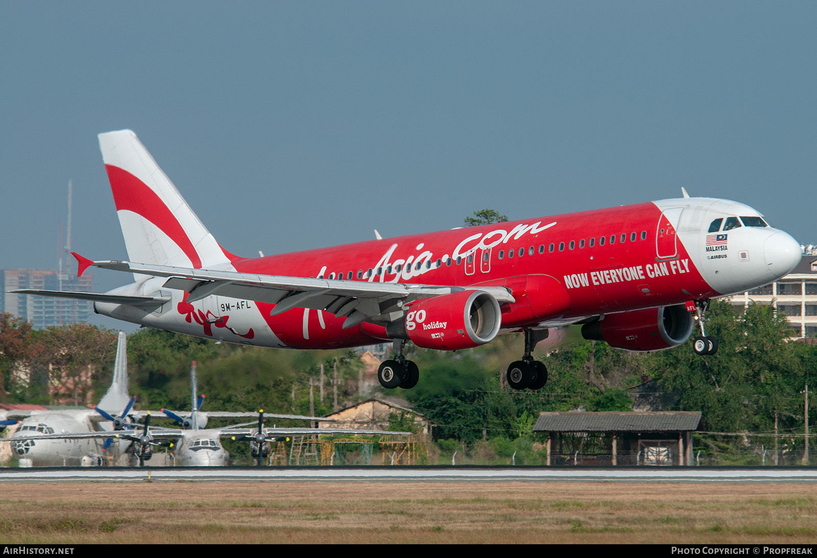 Aircraft Photo of 9M-AFL | Airbus A320-214 | AirAsia | AirHistory.net #564486