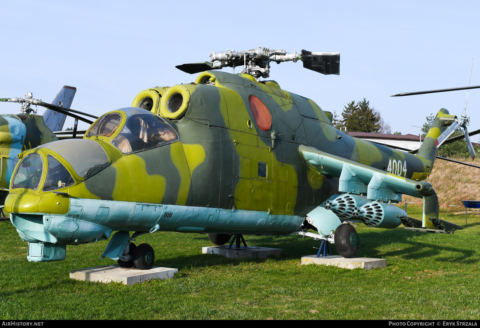 Aircraft Photo of 4004 | Mil Mi-24D | Poland - Army | AirHistory.net #564607