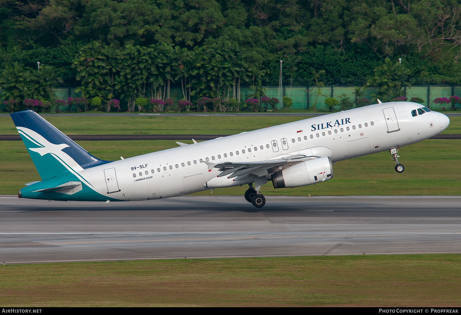 Aircraft Photo of 9V-SLF | Airbus A320-232 | SilkAir | AirHistory.net #564616