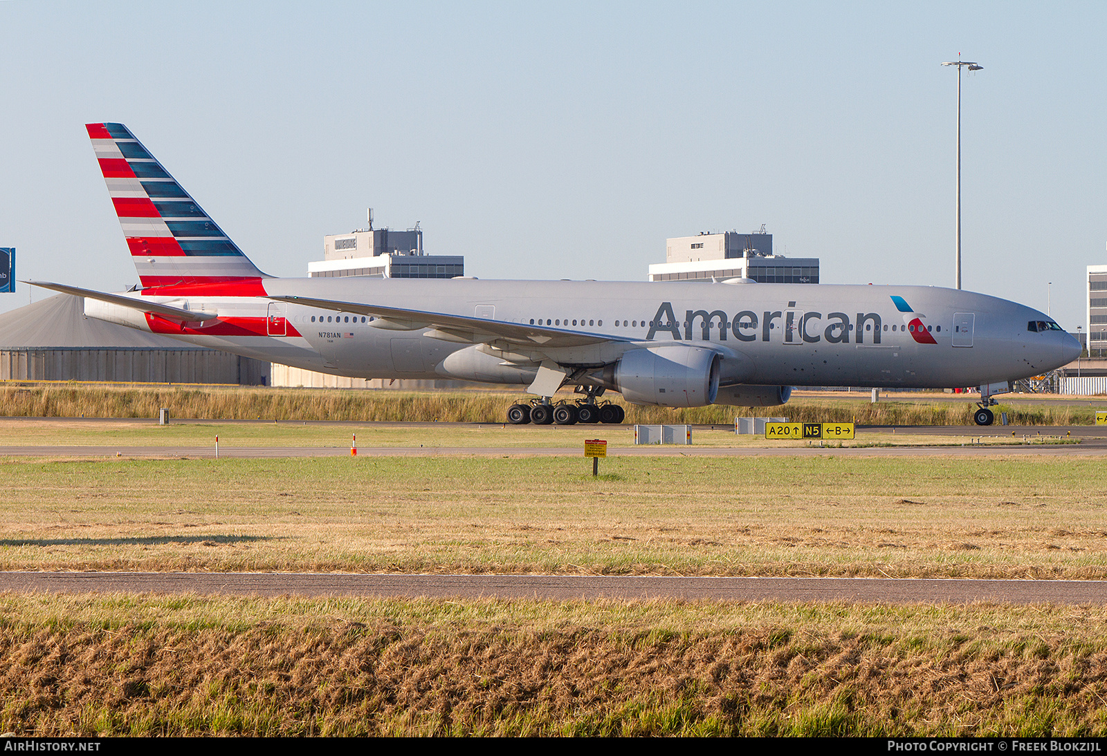 Aircraft Photo of N781AN | Boeing 777-223/ER | American Airlines | AirHistory.net #564649
