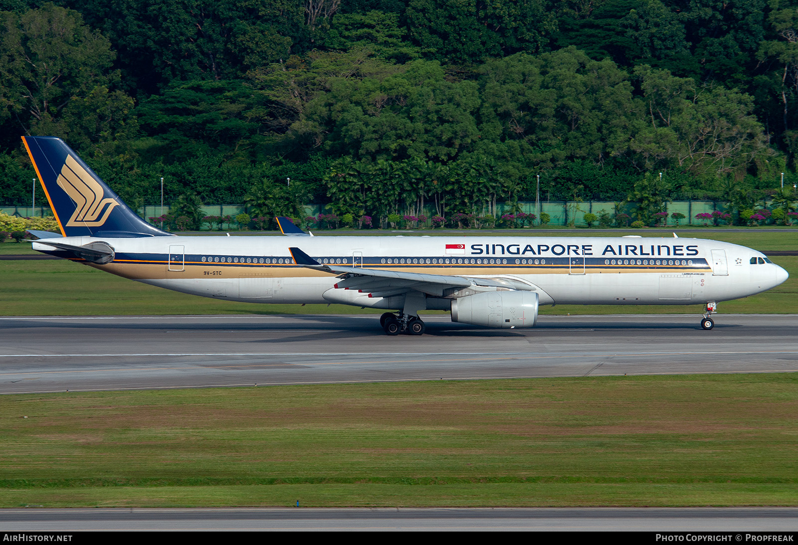 Aircraft Photo of 9V-STC | Airbus A330-343E | Singapore Airlines | AirHistory.net #564651