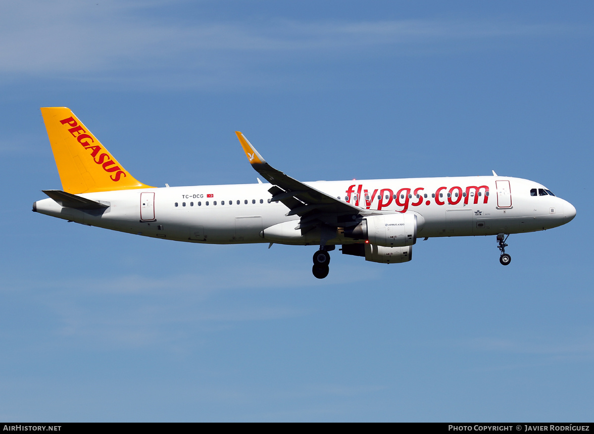 Aircraft Photo of TC-DCG | Airbus A320-214 | Pegasus Airlines | AirHistory.net #564665