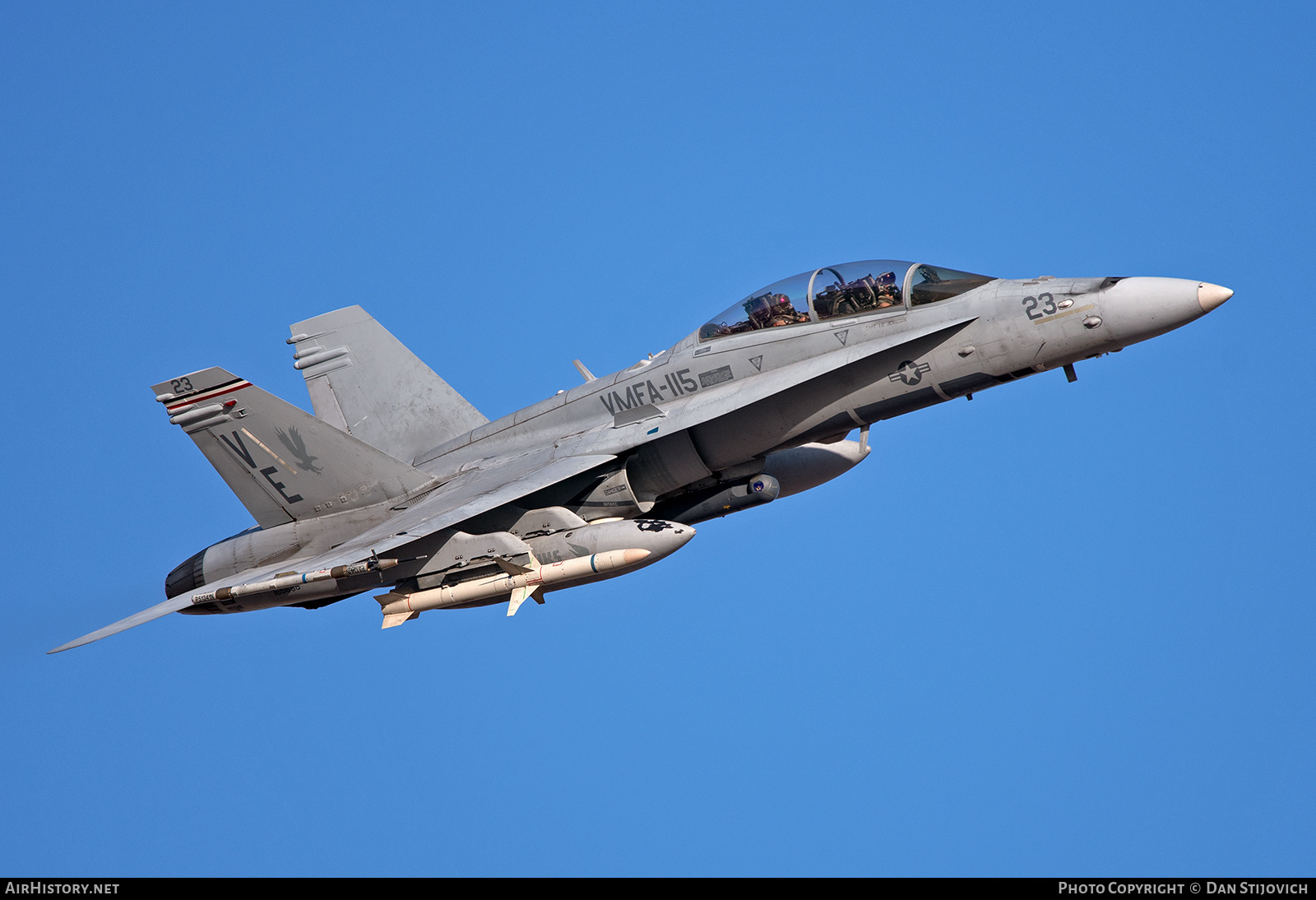 Aircraft Photo of 165686 | McDonnell Douglas F/A-18D Hornet | USA - Marines | AirHistory.net #564838