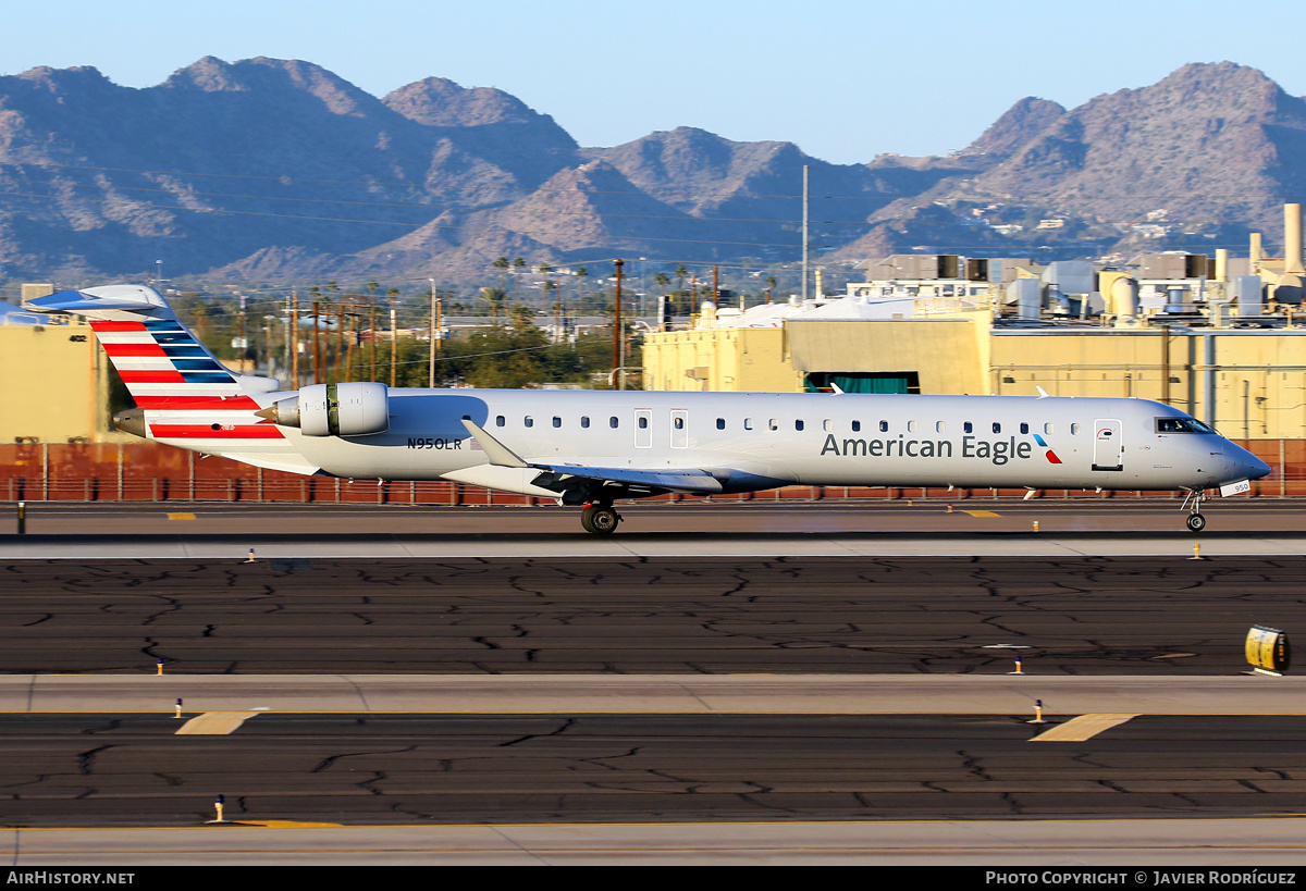 Aircraft Photo of N950LR | Bombardier CRJ-900ER (CL-600-2D24) | American Eagle | AirHistory.net #564949