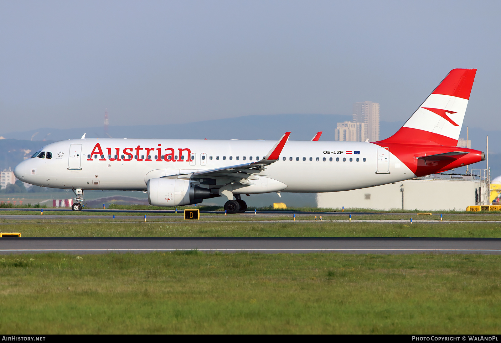 Aircraft Photo of OE-LZF | Airbus A320-214 | Austrian Airlines | AirHistory.net #565011