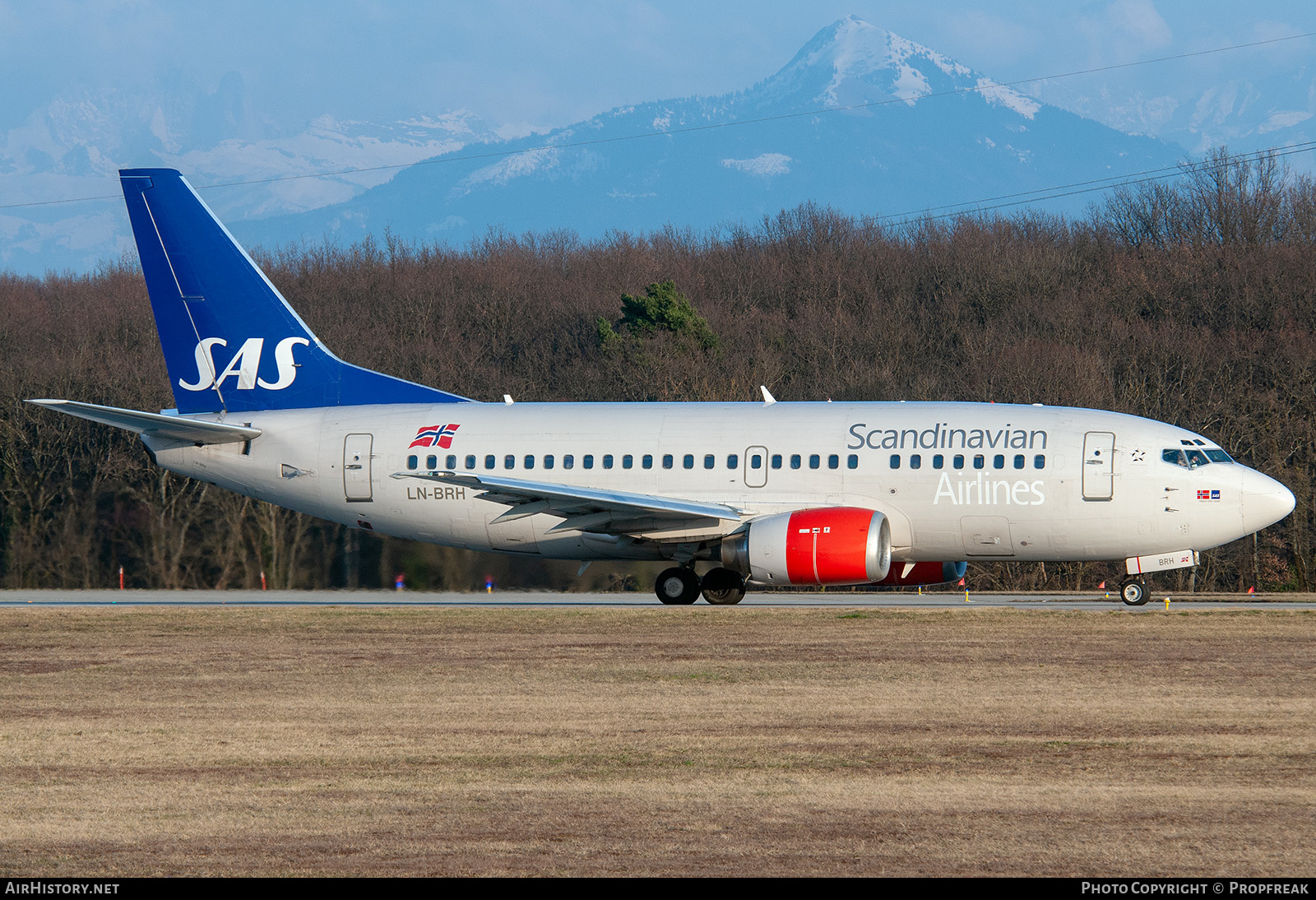 Aircraft Photo of LN-BRH | Boeing 737-505 | Scandinavian Airlines - SAS | AirHistory.net #565012