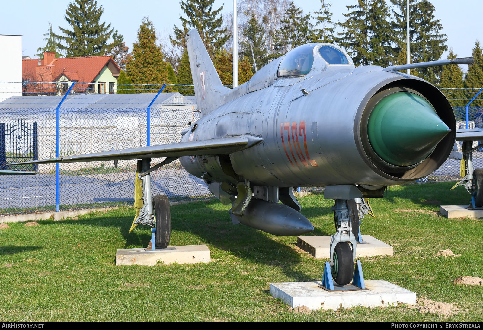 Aircraft Photo of 1702 | Mikoyan-Gurevich MiG-21PF | Poland - Air Force | AirHistory.net #565015