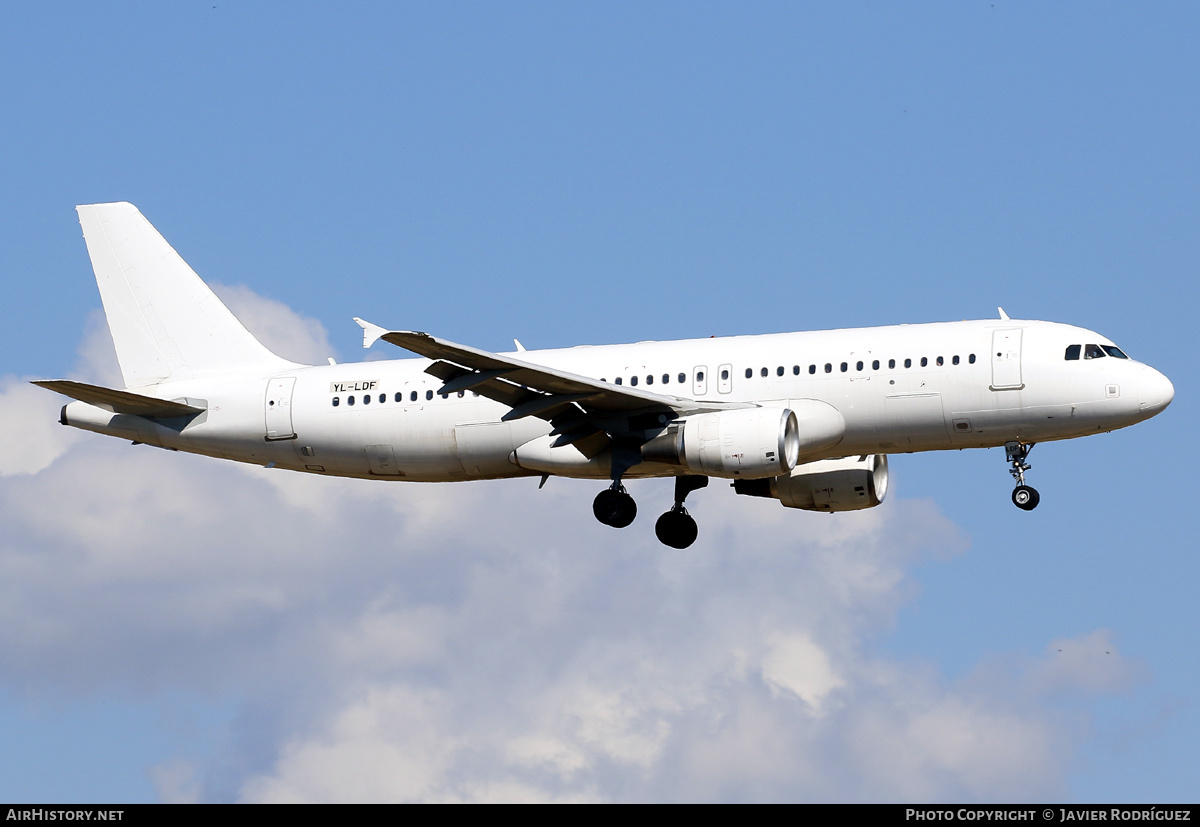 Aircraft Photo of YL-LDF | Airbus A320-214 | AirHistory.net #565022