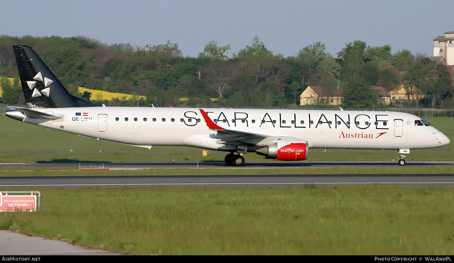 Aircraft Photo of OE-LWH | Embraer 195LR (ERJ-190-200LR) | Austrian Airlines | AirHistory.net #565045