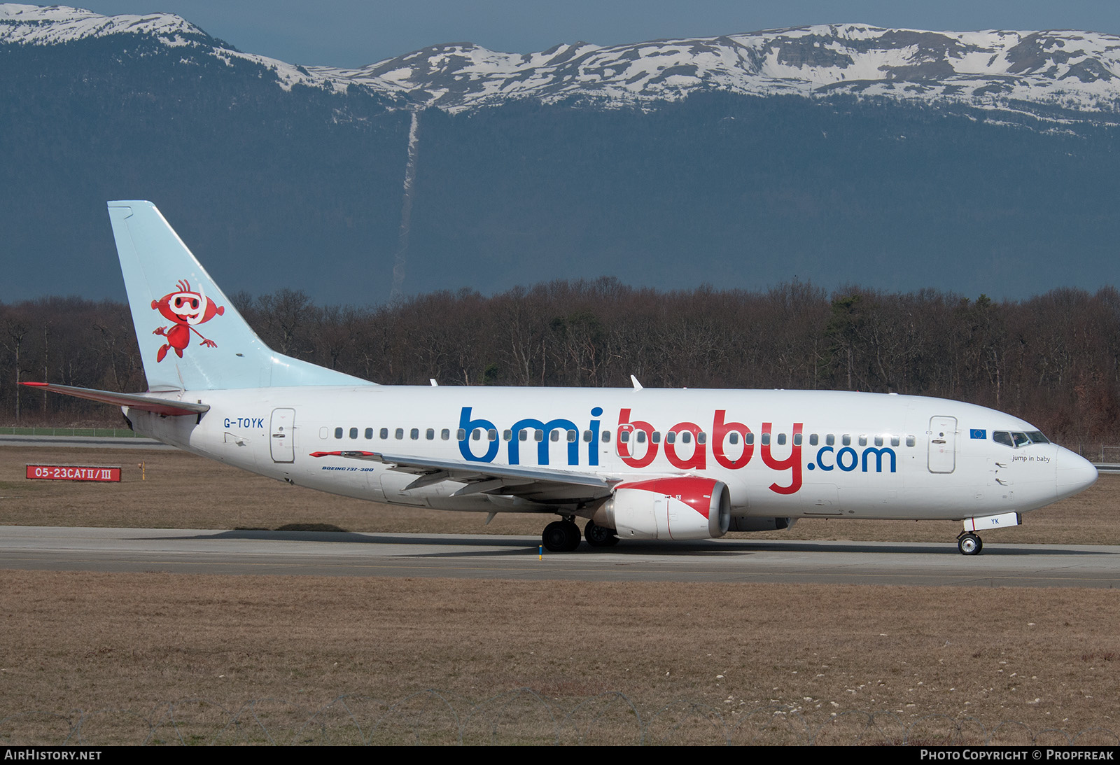 Aircraft Photo of G-TOYK | Boeing 737-33R | Bmibaby | AirHistory.net #565050