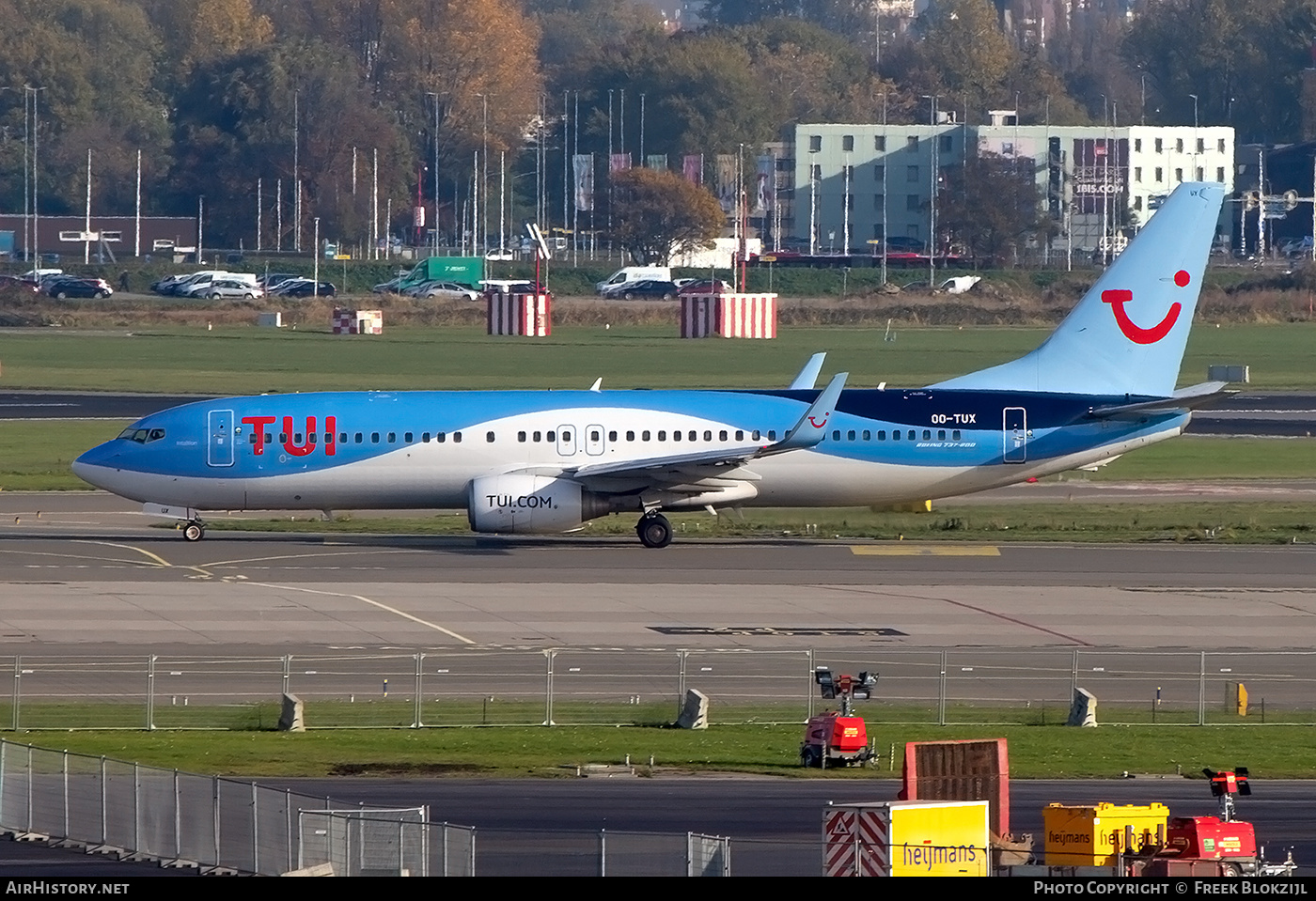 Aircraft Photo of OO-TUX | Boeing 737-86N | TUI | AirHistory.net #565062