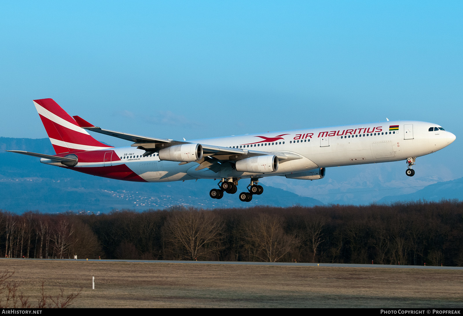 Aircraft Photo of 3B-NAY | Airbus A340-313 | Air Mauritius | AirHistory.net #565077