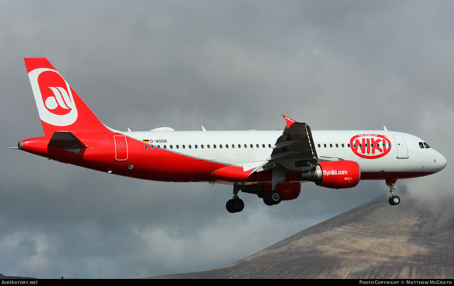 Aircraft Photo of D-ASGK | Airbus A320-214 | Niki | AirHistory.net #565128
