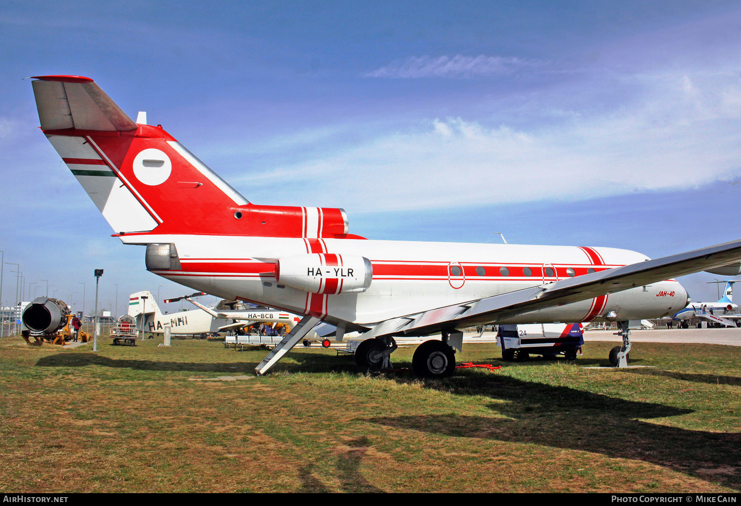 Aircraft Photo of HA-YLR | Yakovlev Yak-40E | LRI - Légiforgalmi és Repülőtéri Igazgatóságot - Flight Inspection Service | AirHistory.net #565140