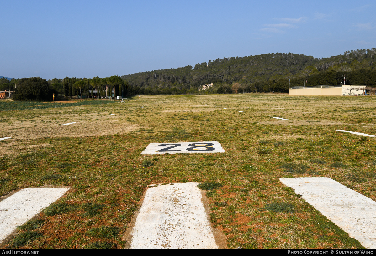 Airport photo of Beuda / Besalú in Spain | AirHistory.net #565313