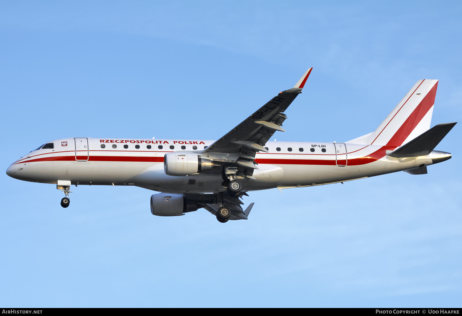 Aircraft Photo of SP-LIH | Embraer 175LR (ERJ-170-200LR) | Republic of Poland - Rzeczpospolita Polska | AirHistory.net #565341