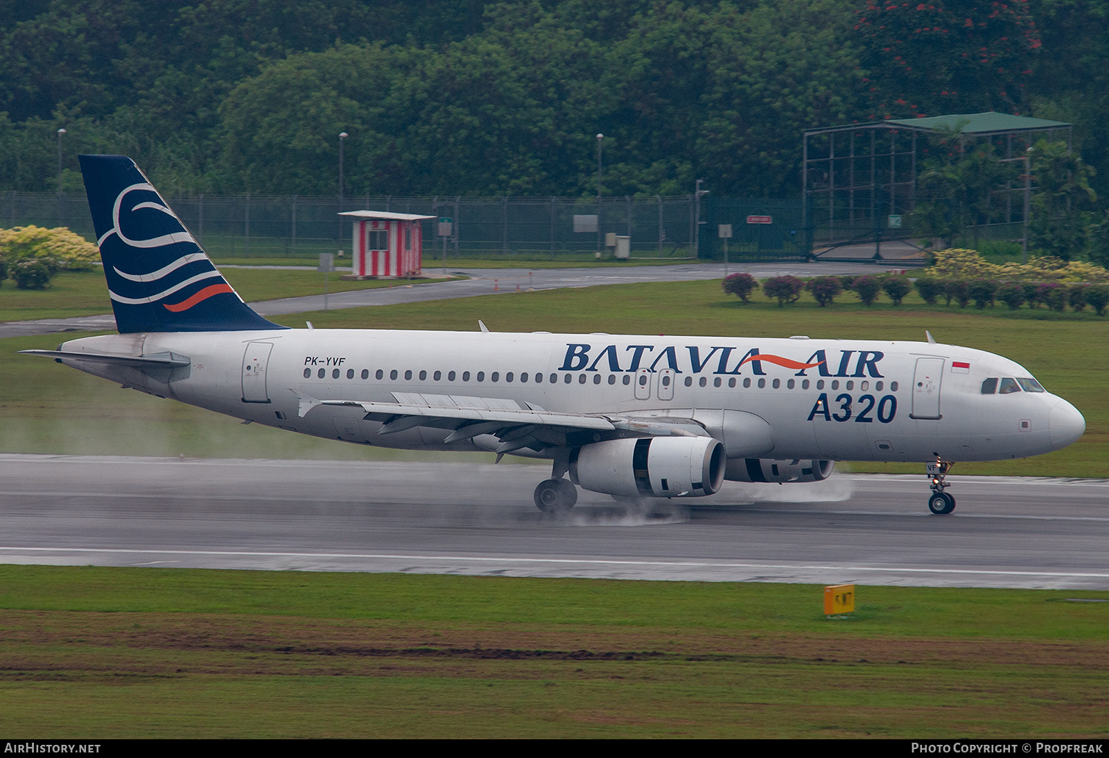 Aircraft Photo of PK-YVF | Airbus A320-233 | Batavia Air | AirHistory.net #565366