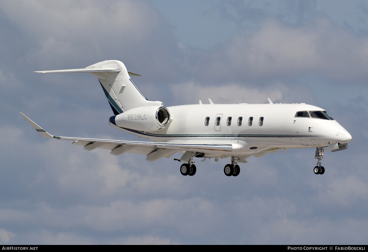 Aircraft Photo of N529LC | Bombardier Challenger 350 (BD-100-1A10) | AirHistory.net #565429