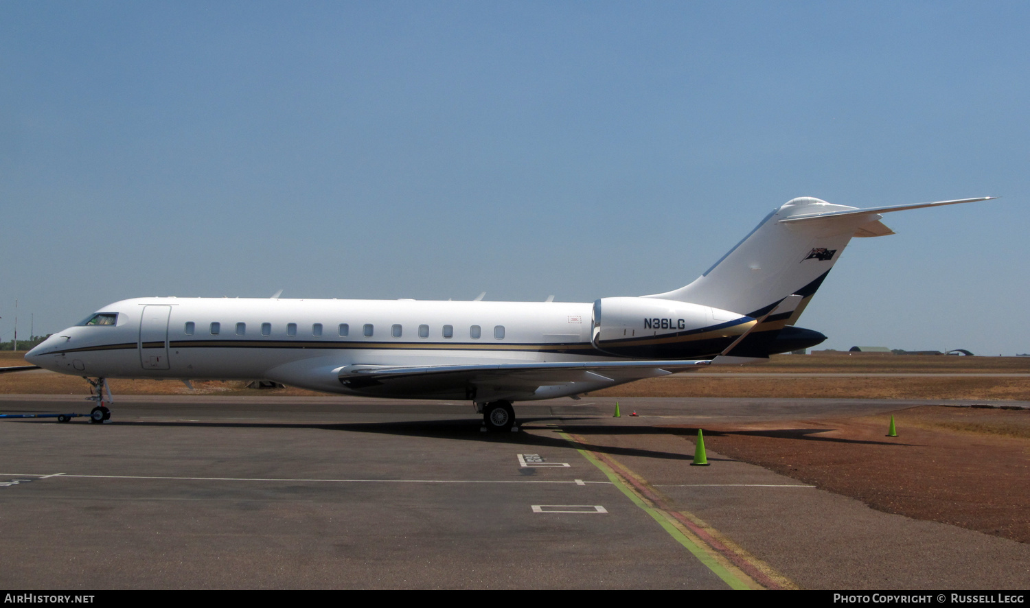 Aircraft Photo of N36LG | Bombardier Global 6000 (BD-700-1A10) | AirHistory.net #565554