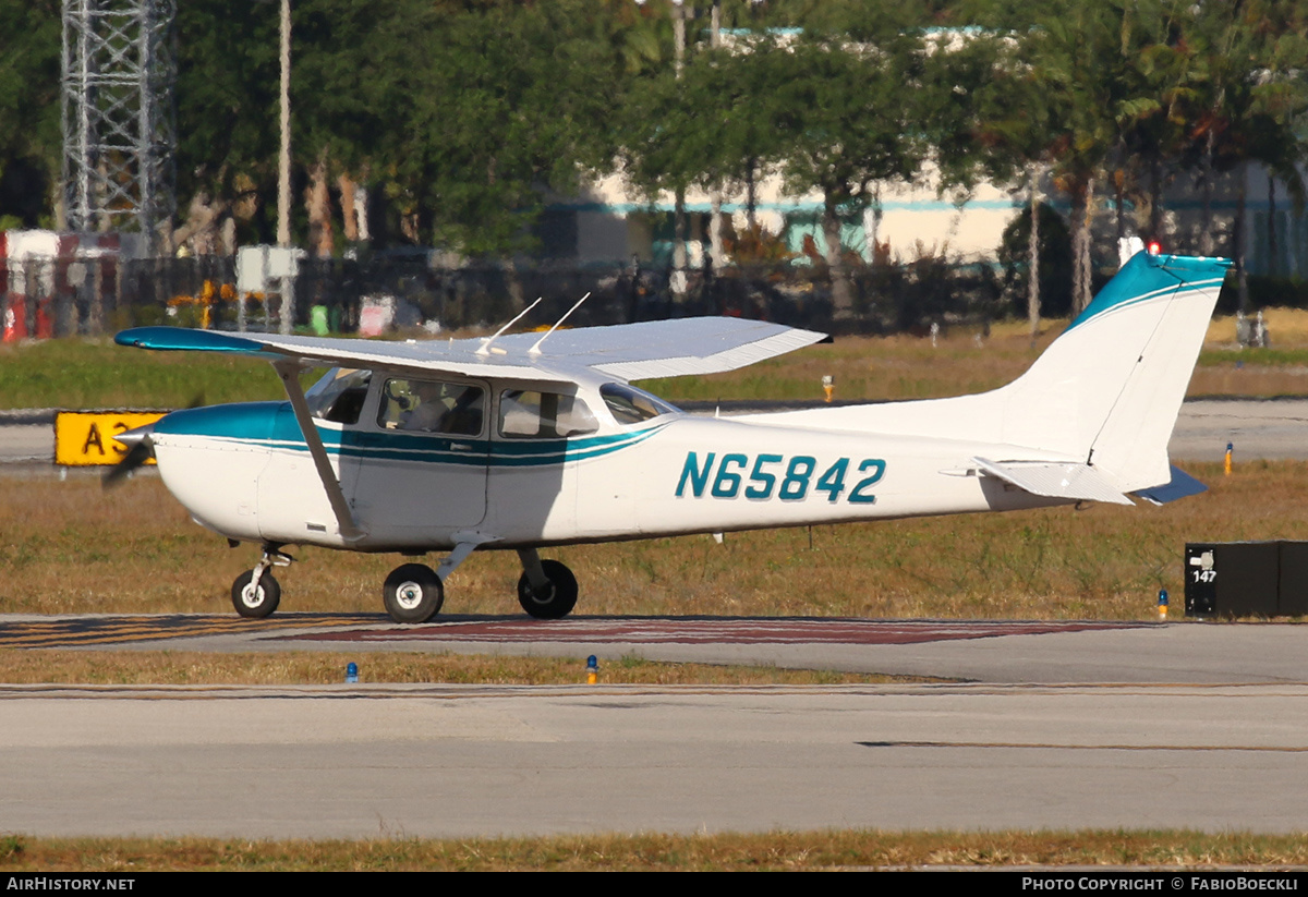 Aircraft Photo of N65842 | Cessna 172P Skyhawk | AirHistory.net #565609
