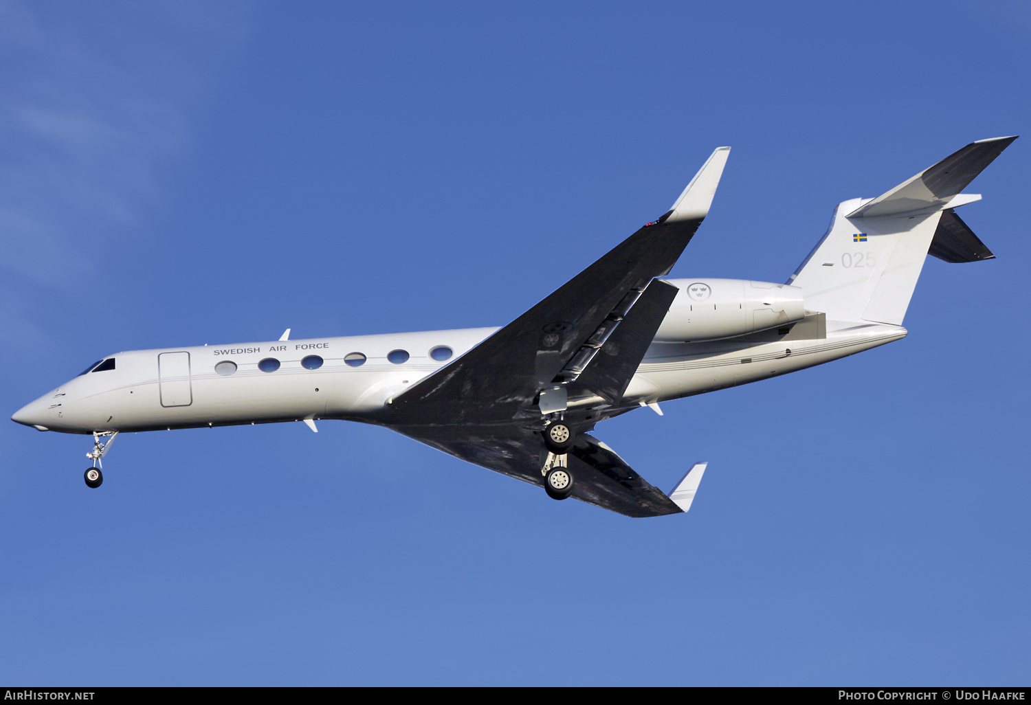 Aircraft Photo of 102005 | Gulfstream Aerospace Tp102D Gulfstream V (G-V-SP) | Sweden - Air Force | AirHistory.net #565610