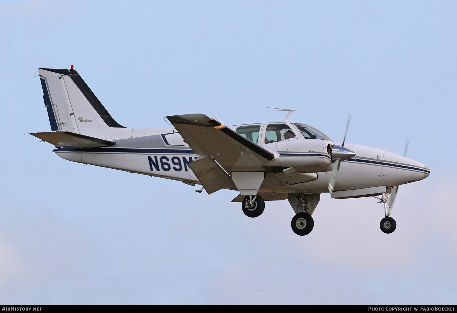 Aircraft Photo of N69MR | Beech D55 Baron | AirHistory.net #565614
