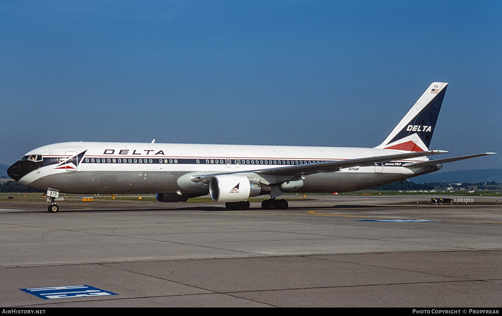 Aircraft Photo of N175DN | Boeing 767-332/ER | Delta Air Lines | AirHistory.net #565632