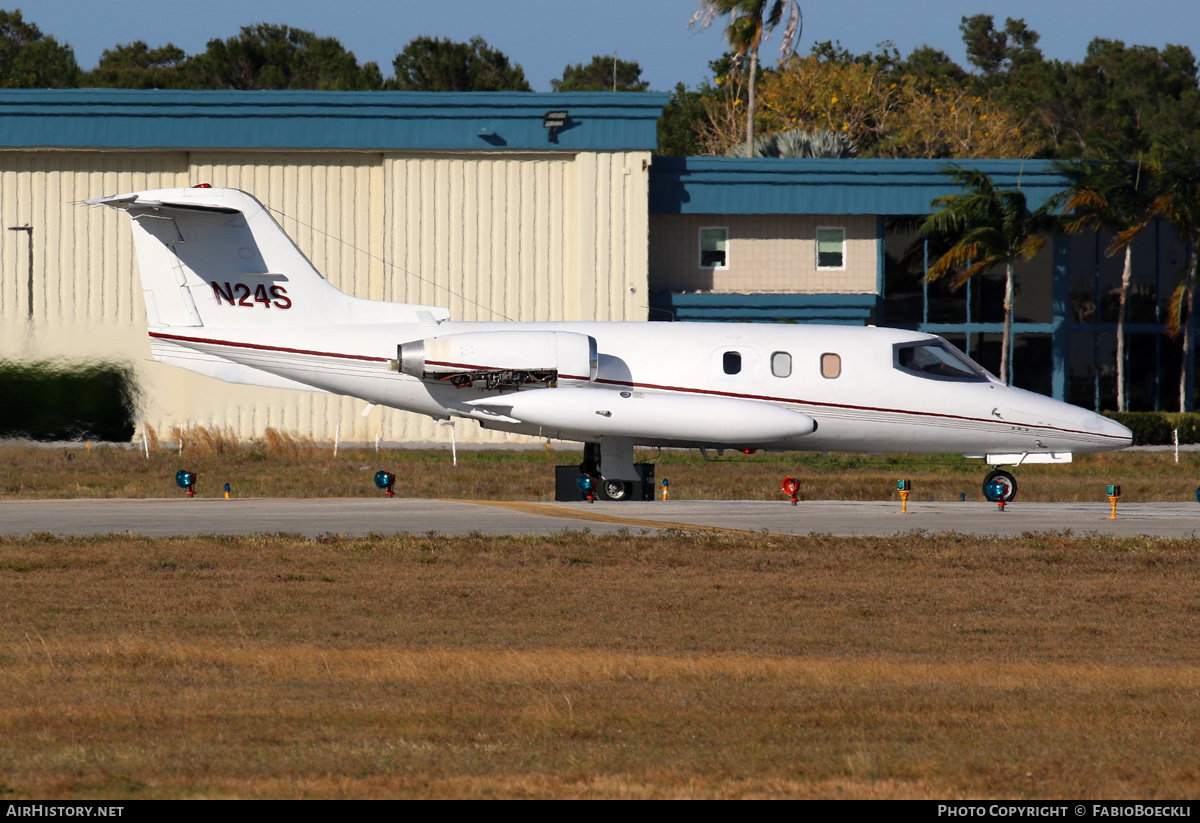 Aircraft Photo of N24S | Gates Learjet 24D | AirHistory.net #565885