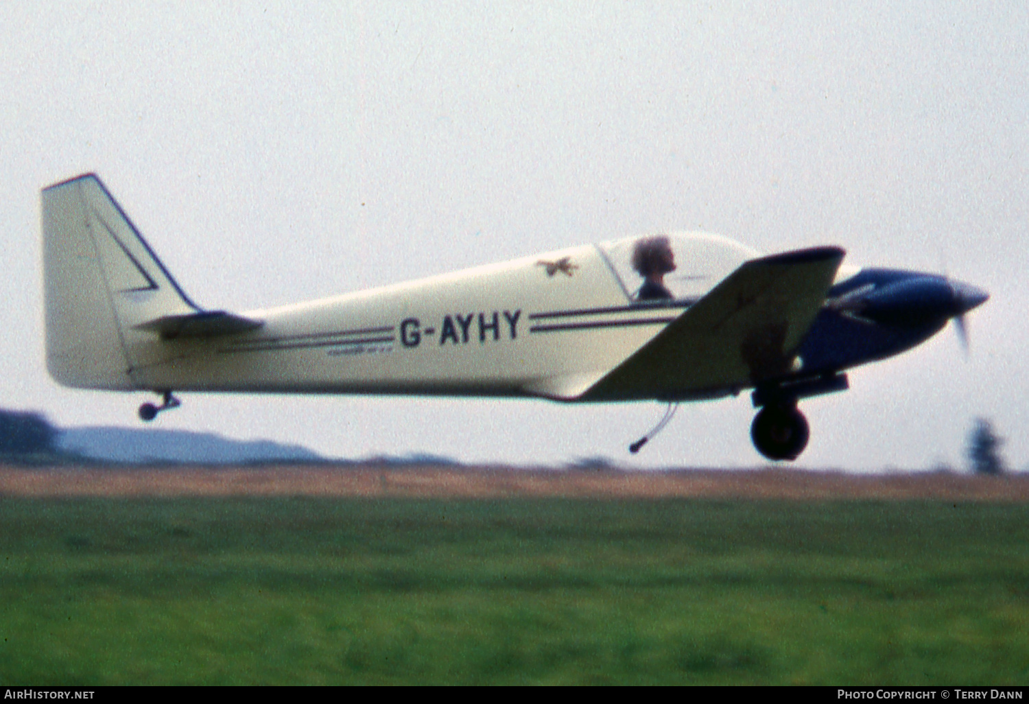 Aircraft Photo of G-AYHY | Sportavia-Pützer Fournier RF-4D | The Tiger Club | AirHistory.net #566014