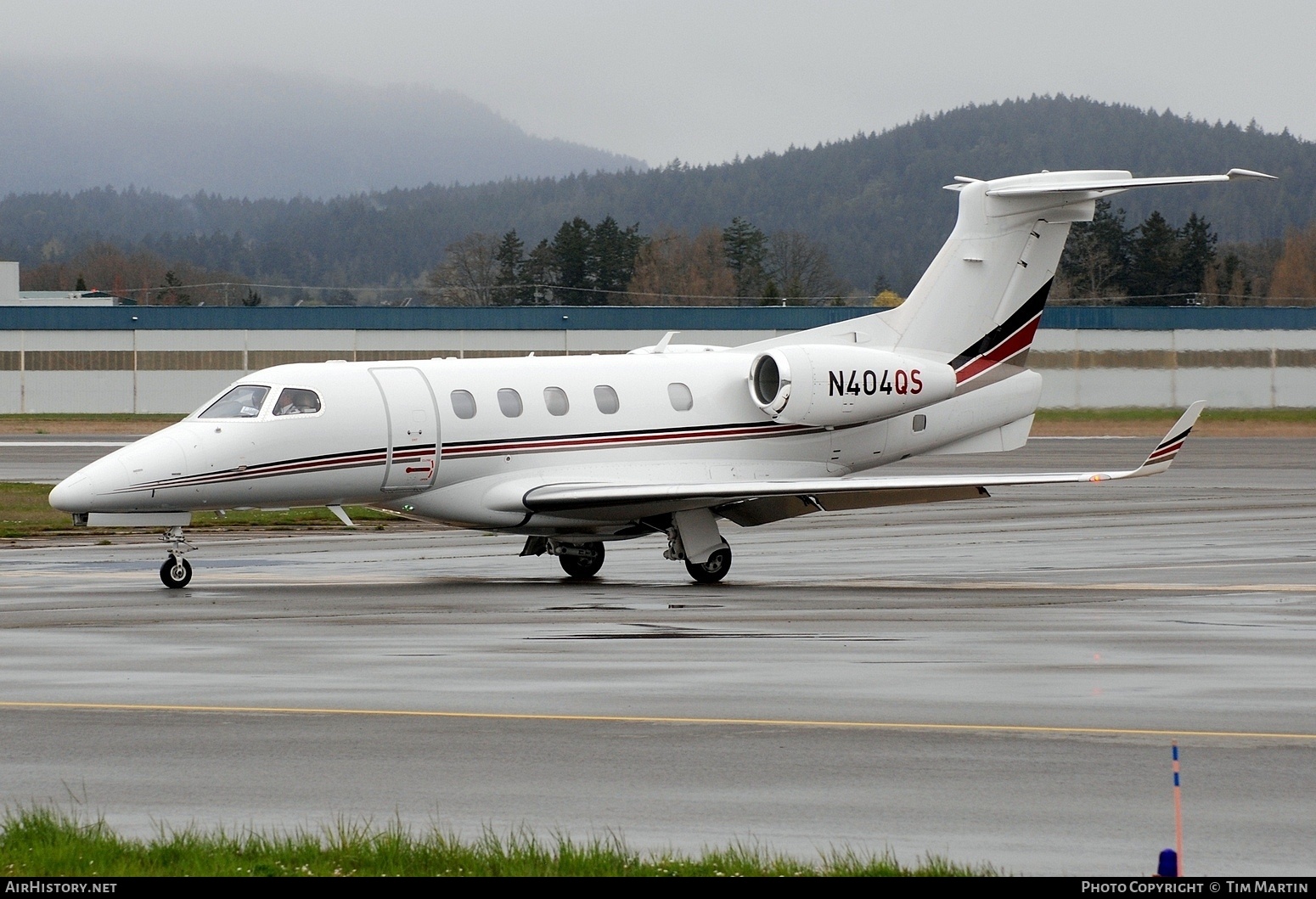 Aircraft Photo of N404QS | Embraer EMB-505 Phenom 300 | AirHistory.net #566103