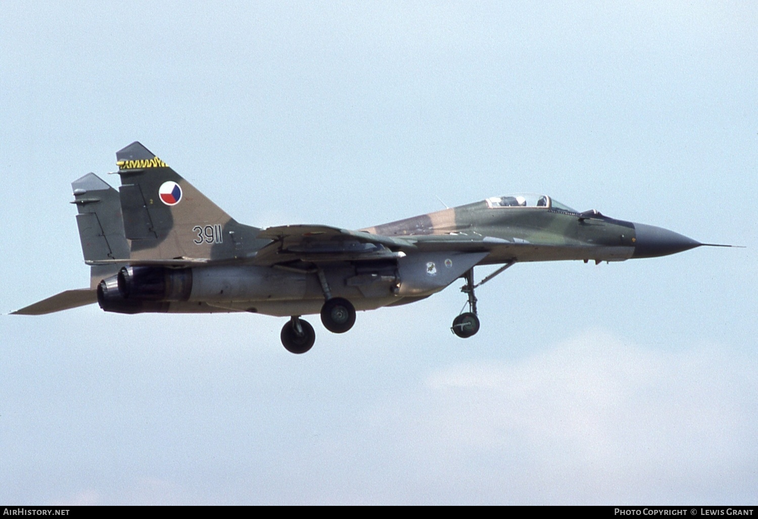 Aircraft Photo of 3911 | Mikoyan-Gurevich MiG-29A (9-12A) | Czechoslovakia - Air Force | AirHistory.net #566138