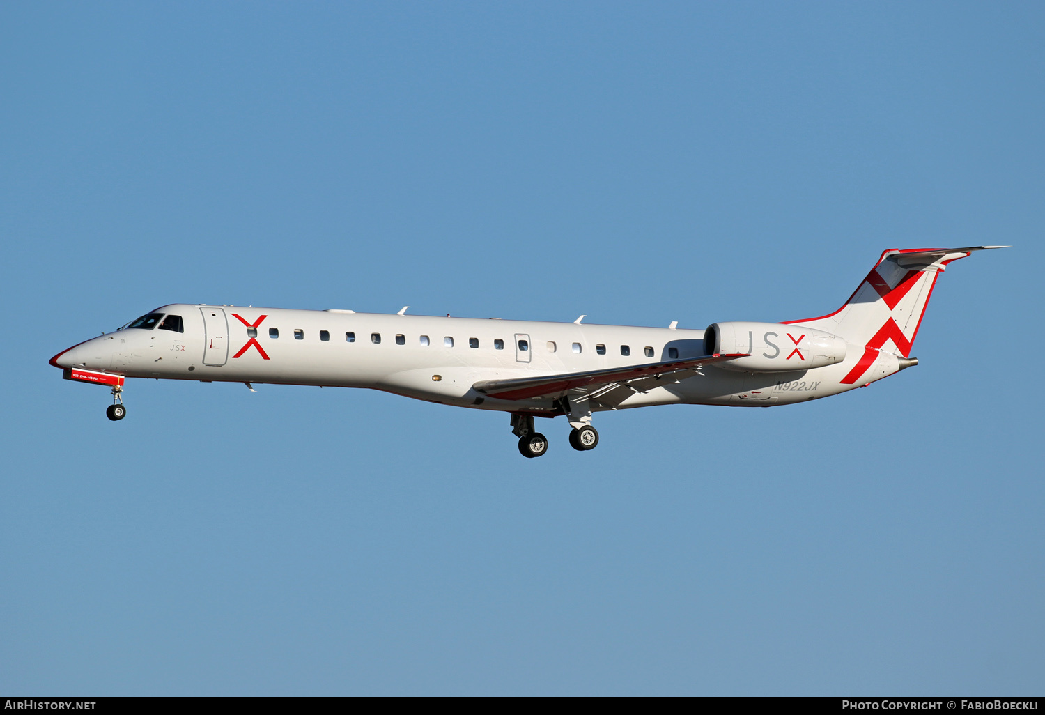 Aircraft Photo of N922JX | Embraer ERJ-145LR (EMB-145LR) | JetSuiteX - JSX | AirHistory.net #566206