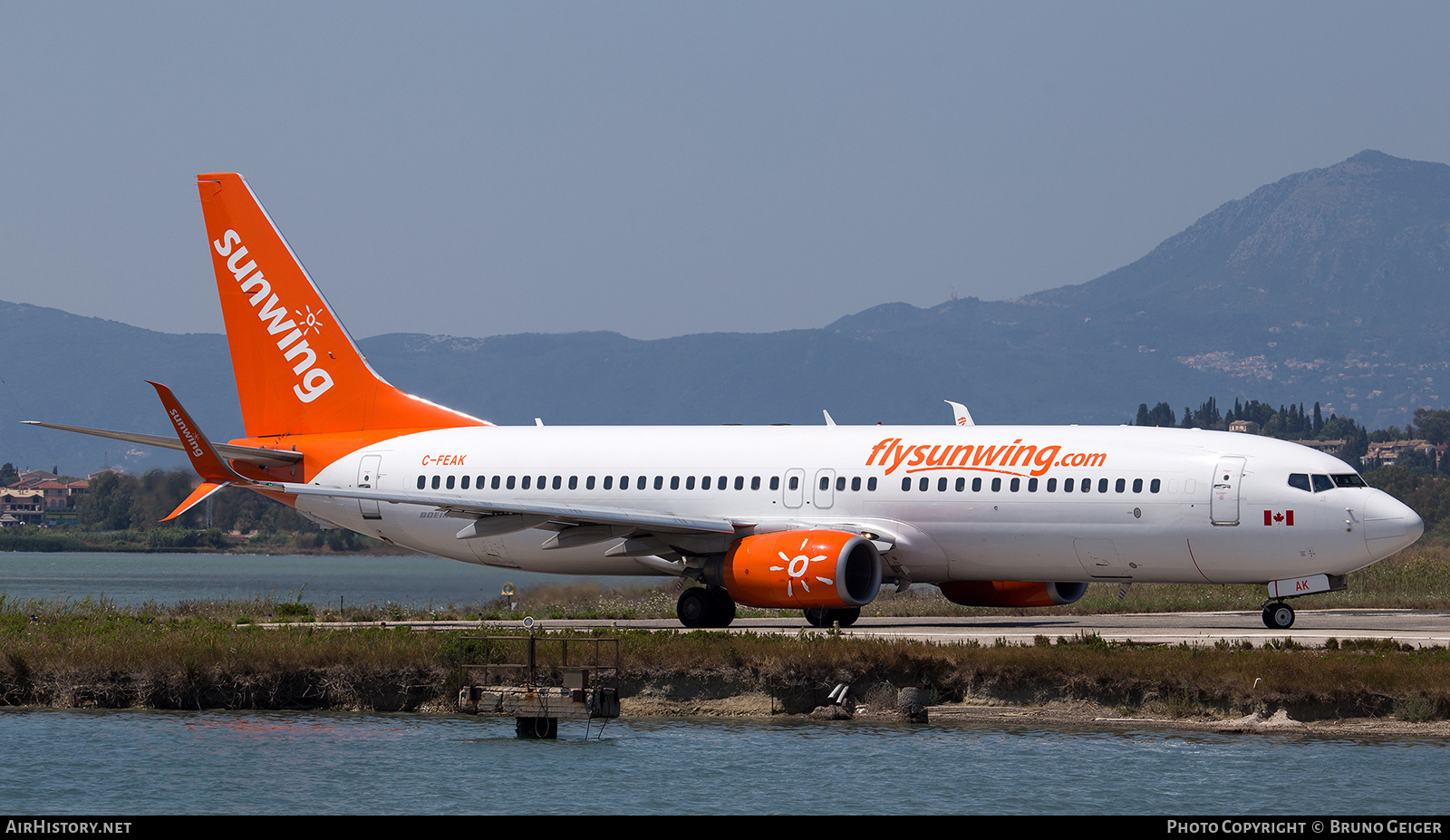 Aircraft Photo of C-FEAK | Boeing 737-86Q | Sunwing Airlines | AirHistory.net #566230