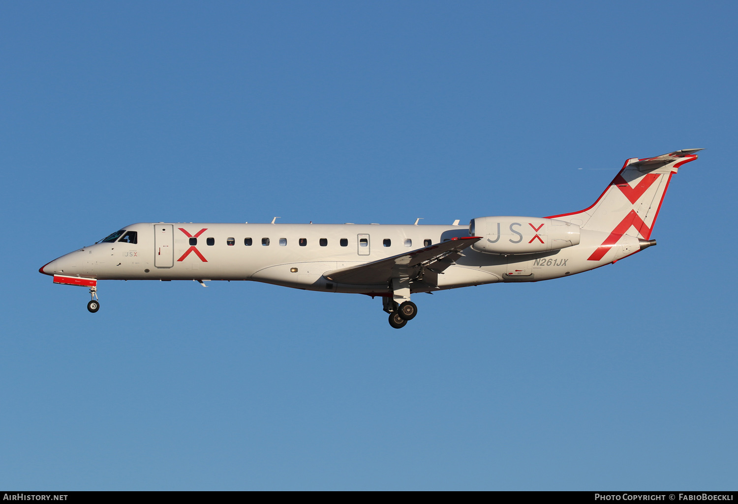 Aircraft Photo of N261JX | Embraer ERJ-135LR (EMB-135LR) | JetSuiteX - JSX | AirHistory.net #566238