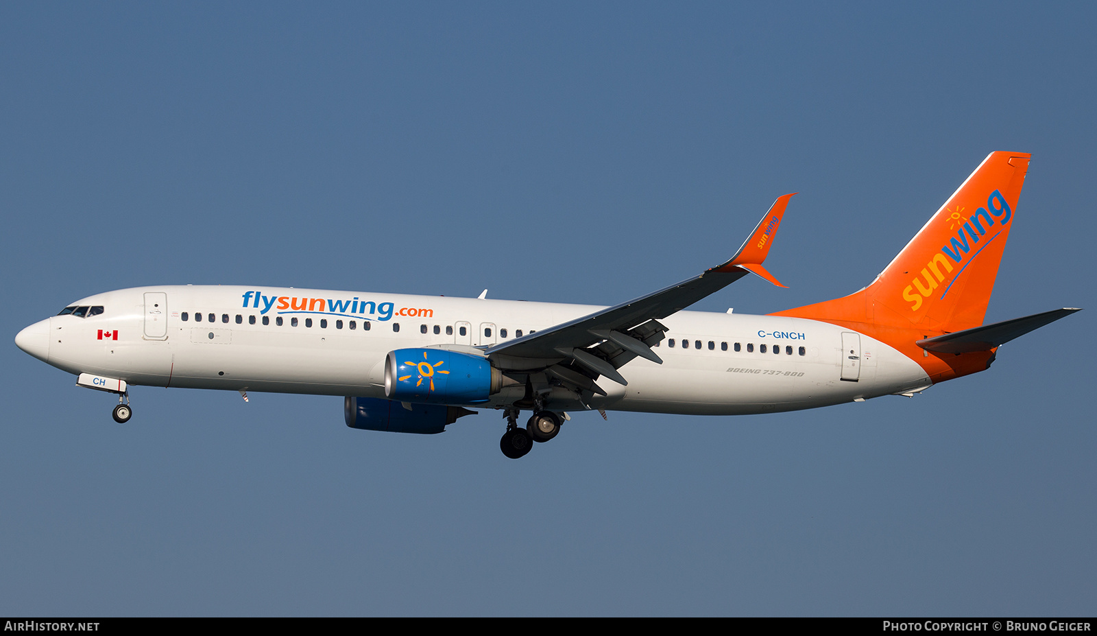 Aircraft Photo of C-GNCH | Boeing 737-81D | Sunwing Airlines | AirHistory.net #566256