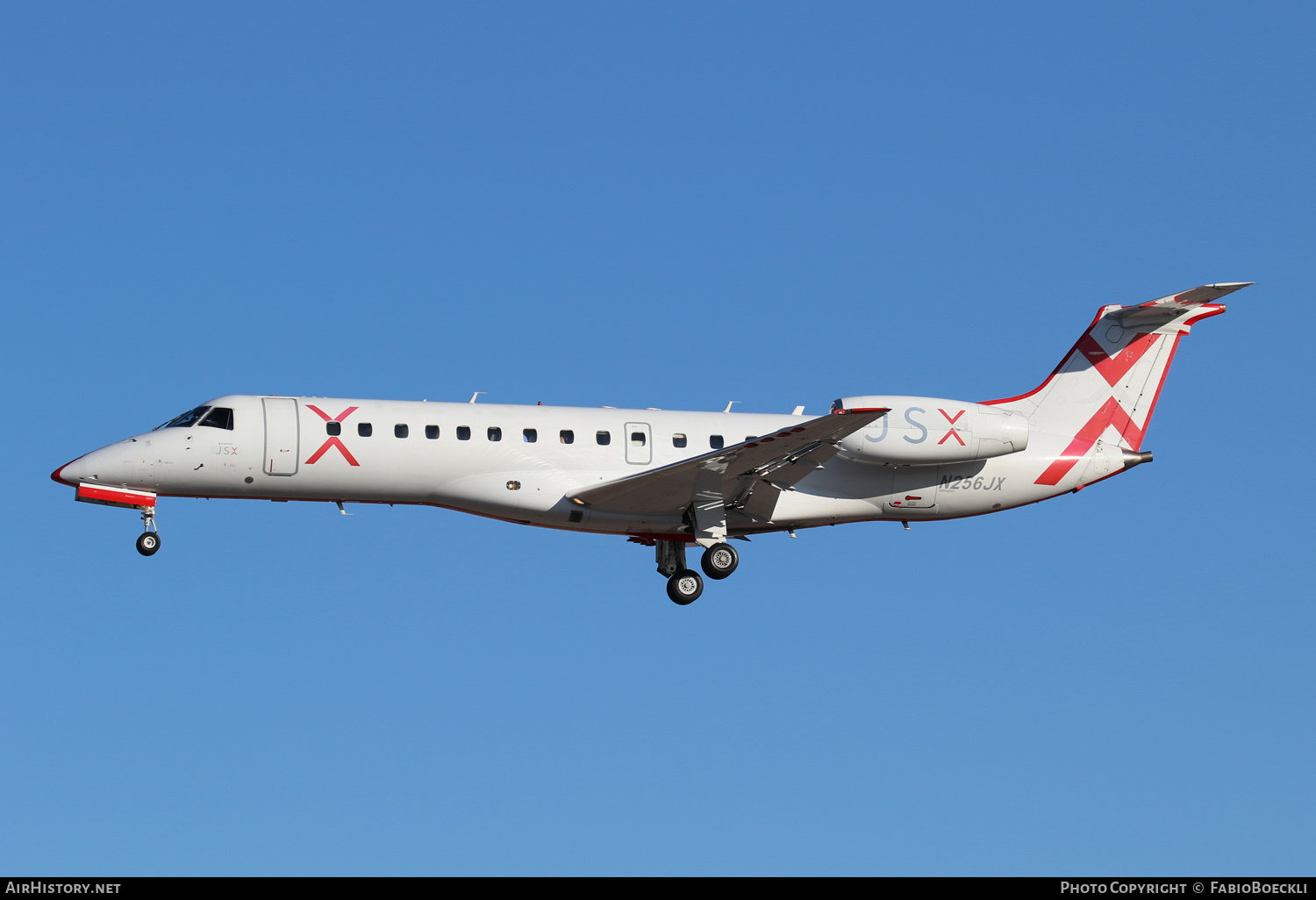 Aircraft Photo of N256JX | Embraer ERJ-135LR (EMB-135LR) | JetSuiteX - JSX | AirHistory.net #566269