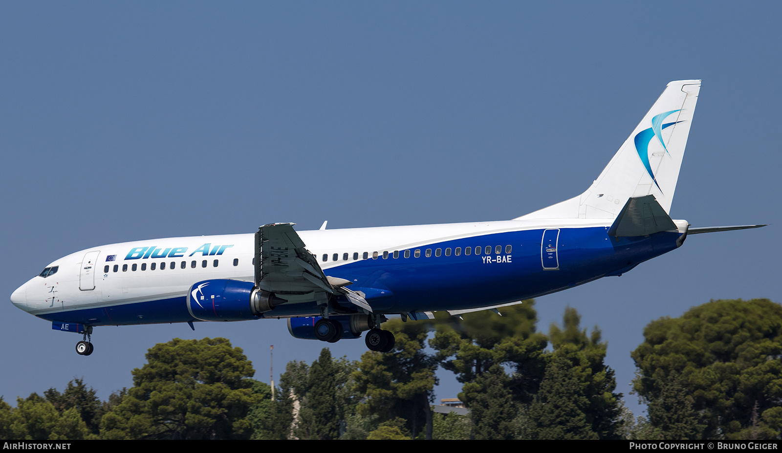 Aircraft Photo of YR-BAE | Boeing 737-46N | Blue Air | AirHistory.net #566273
